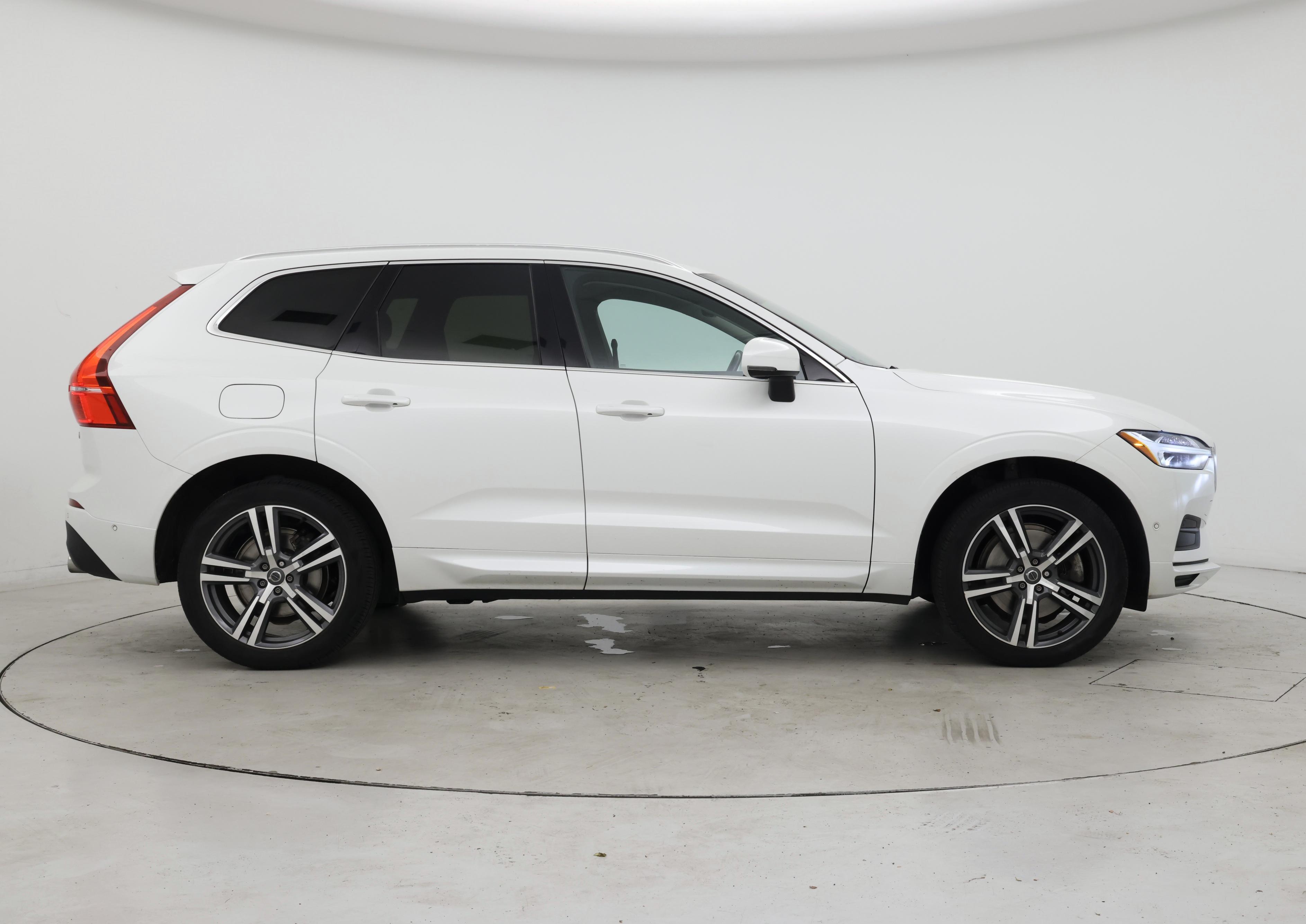 Thumbnail: 2019 Volvo XC60 - 7
