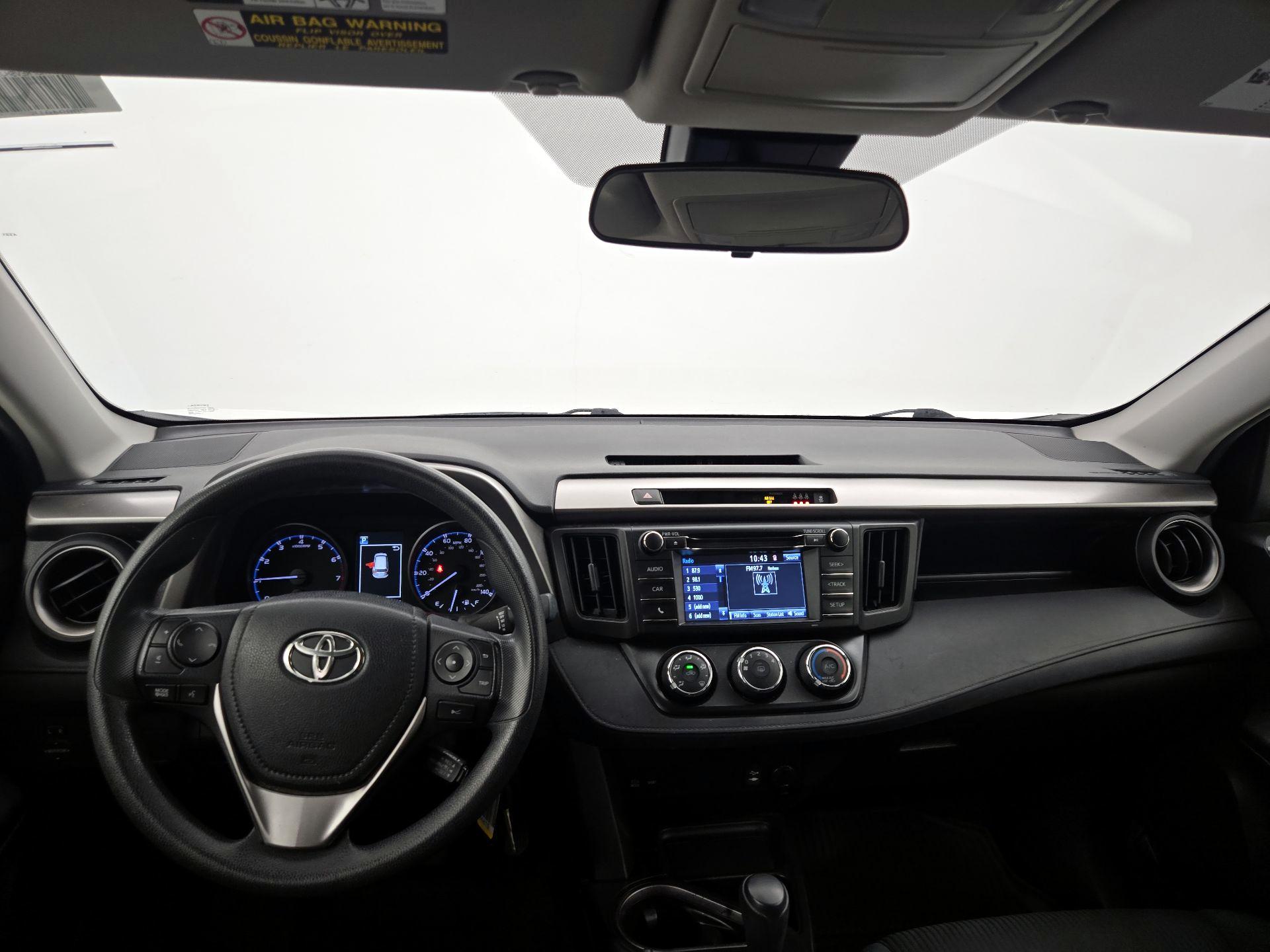 Thumbnail: 2017 Toyota RAV4 - 9