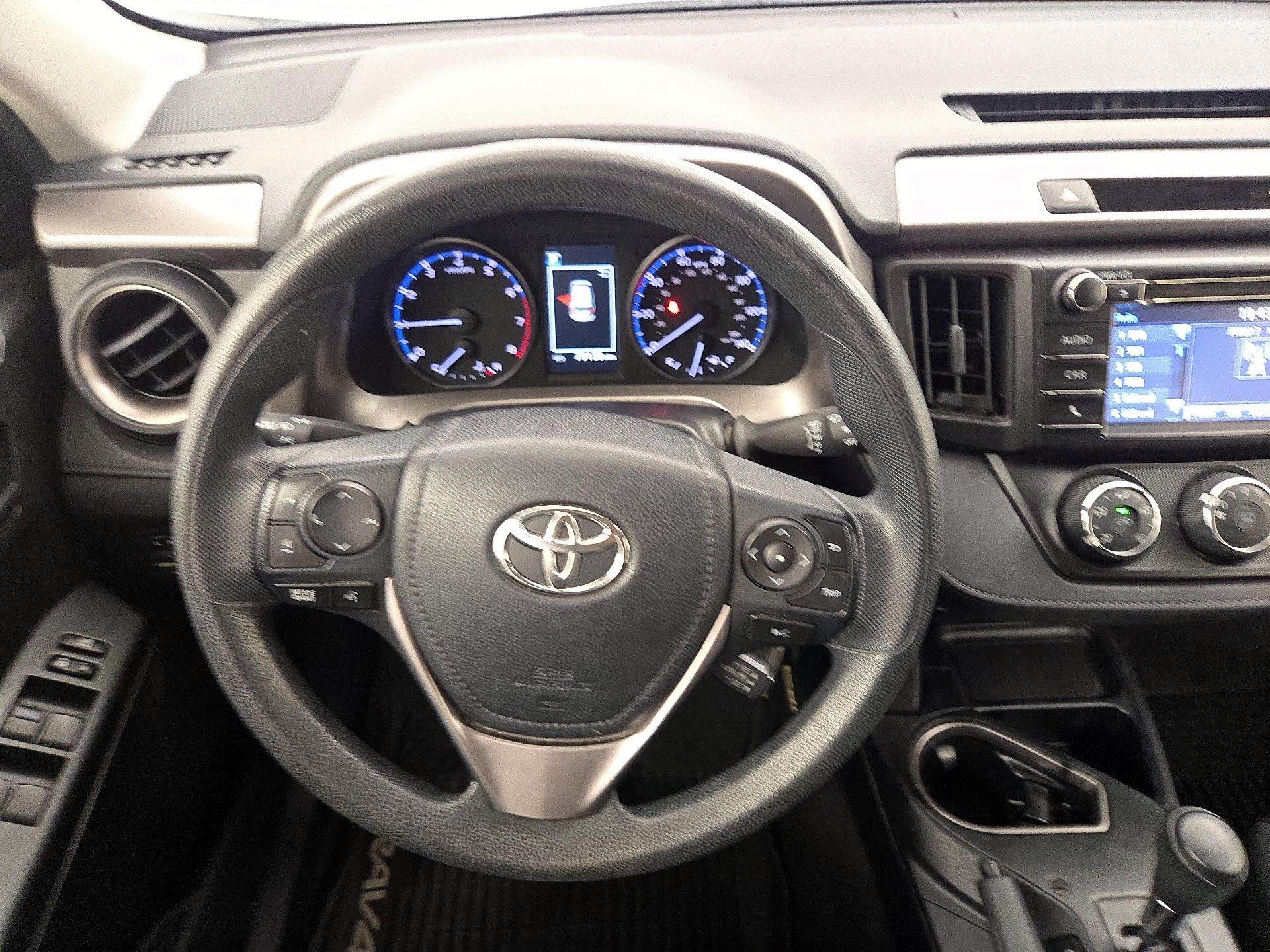 Thumbnail: 2017 Toyota RAV4 - 10