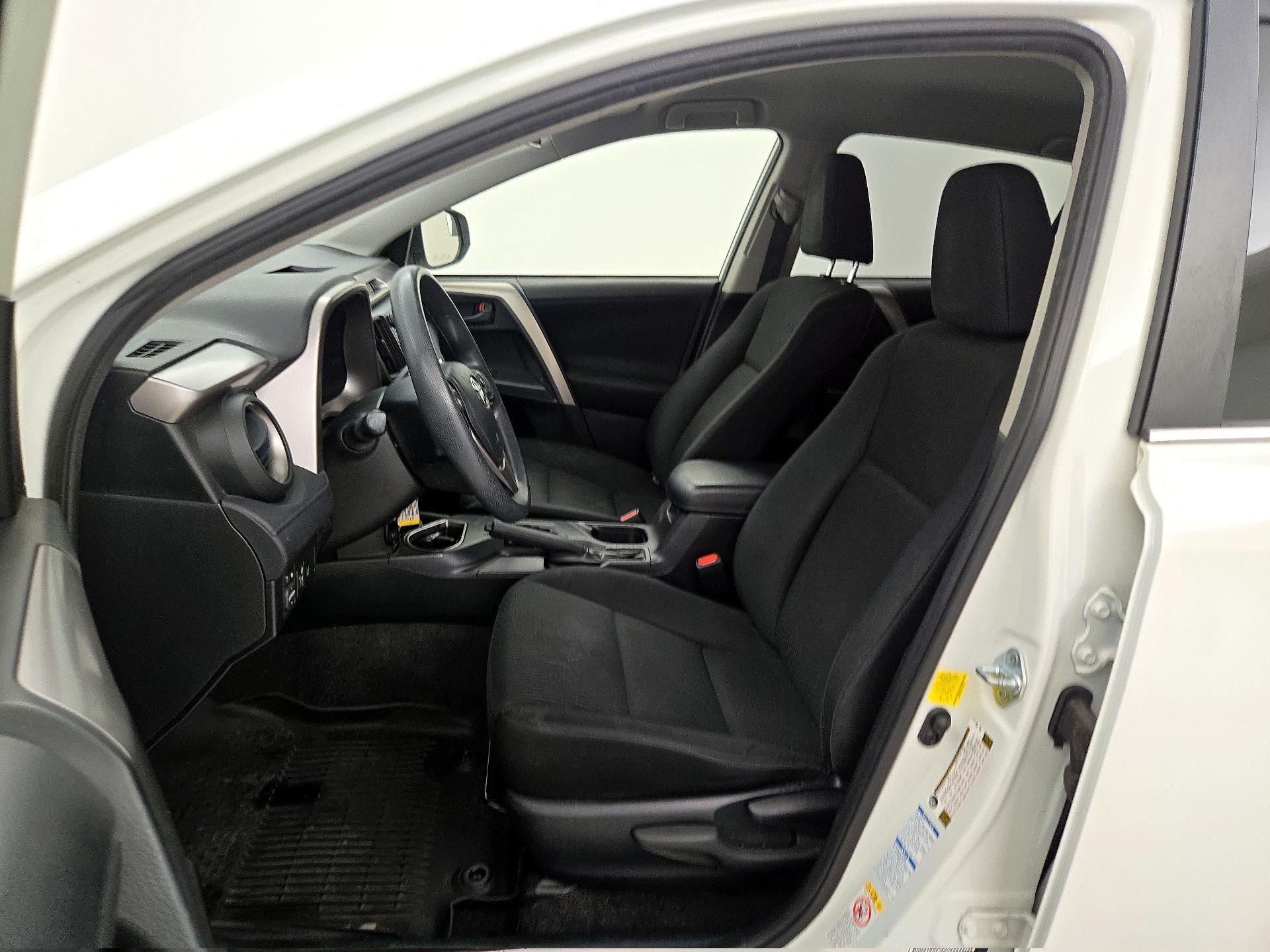 Thumbnail: 2017 Toyota RAV4 - 11