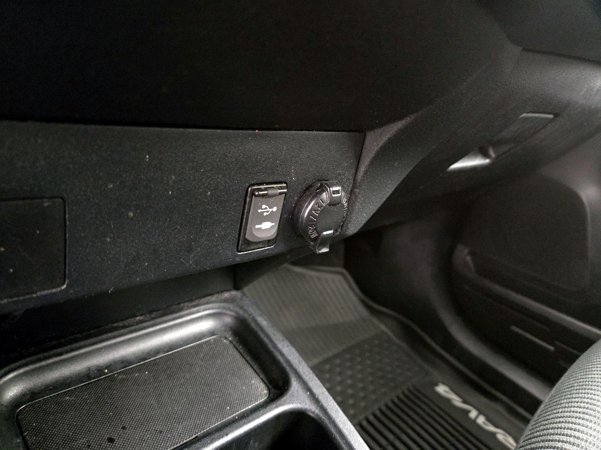 Thumbnail: 2017 Toyota RAV4 - 18