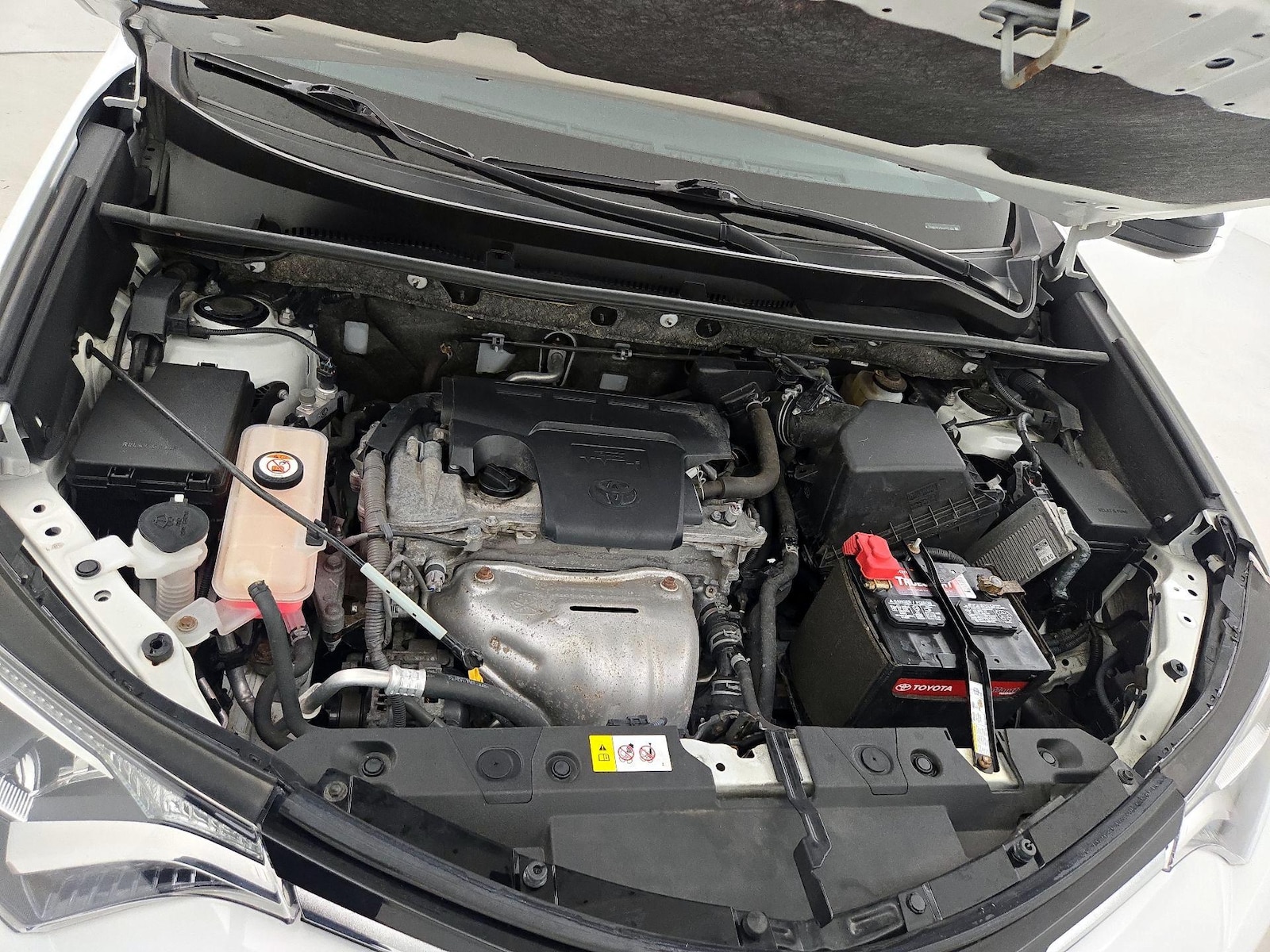 2017 Toyota RAV4 LE - Photo 22