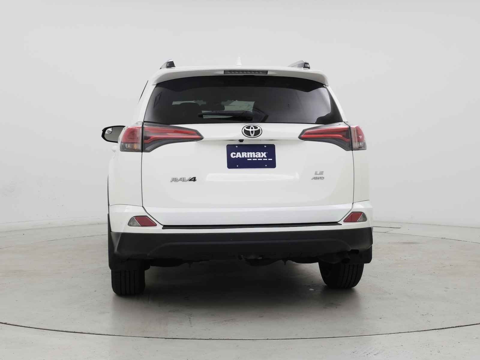 2017 Toyota RAV4 LE - Photo 7