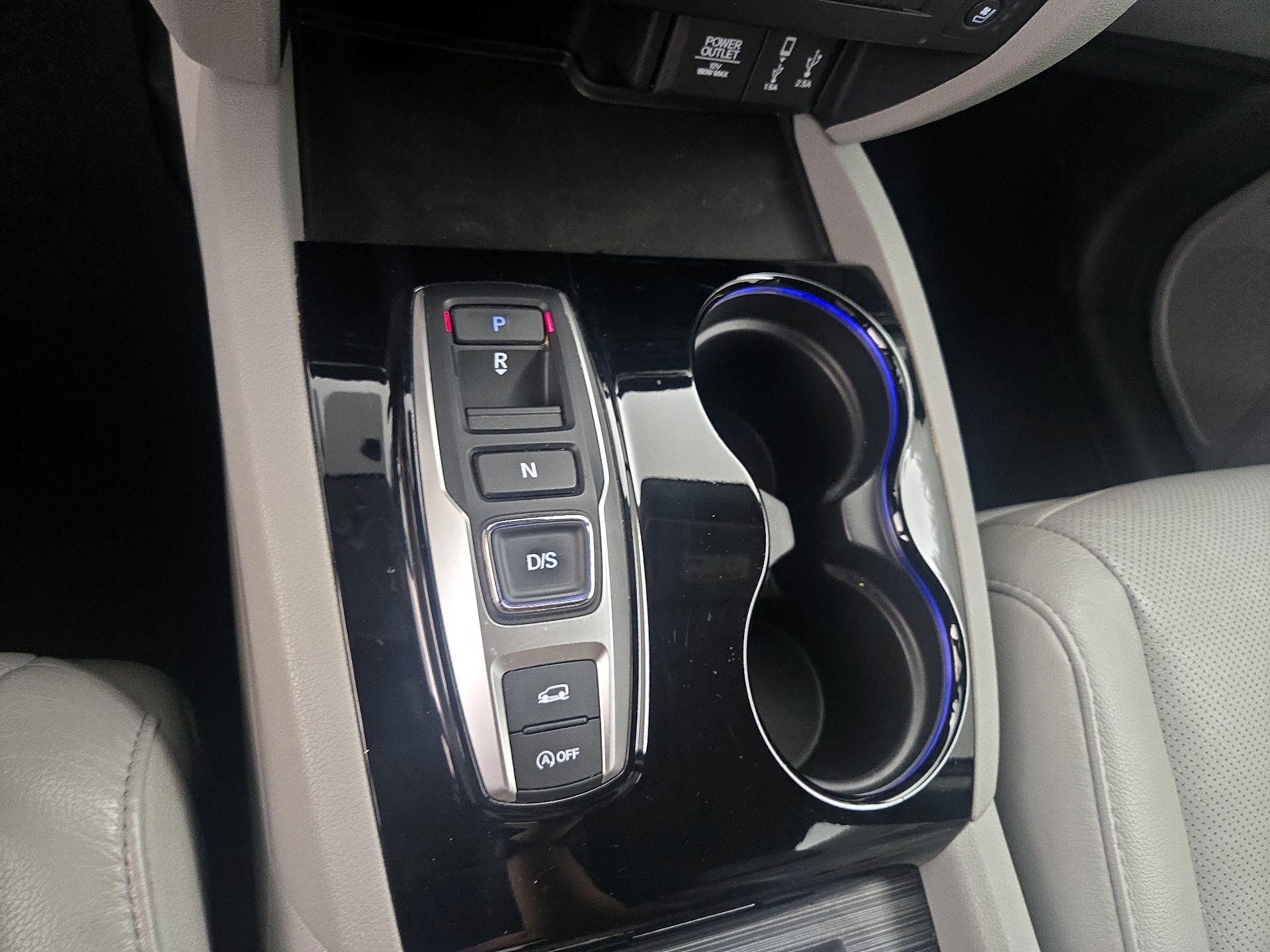Thumbnail: 2017 Honda Pilot - 18