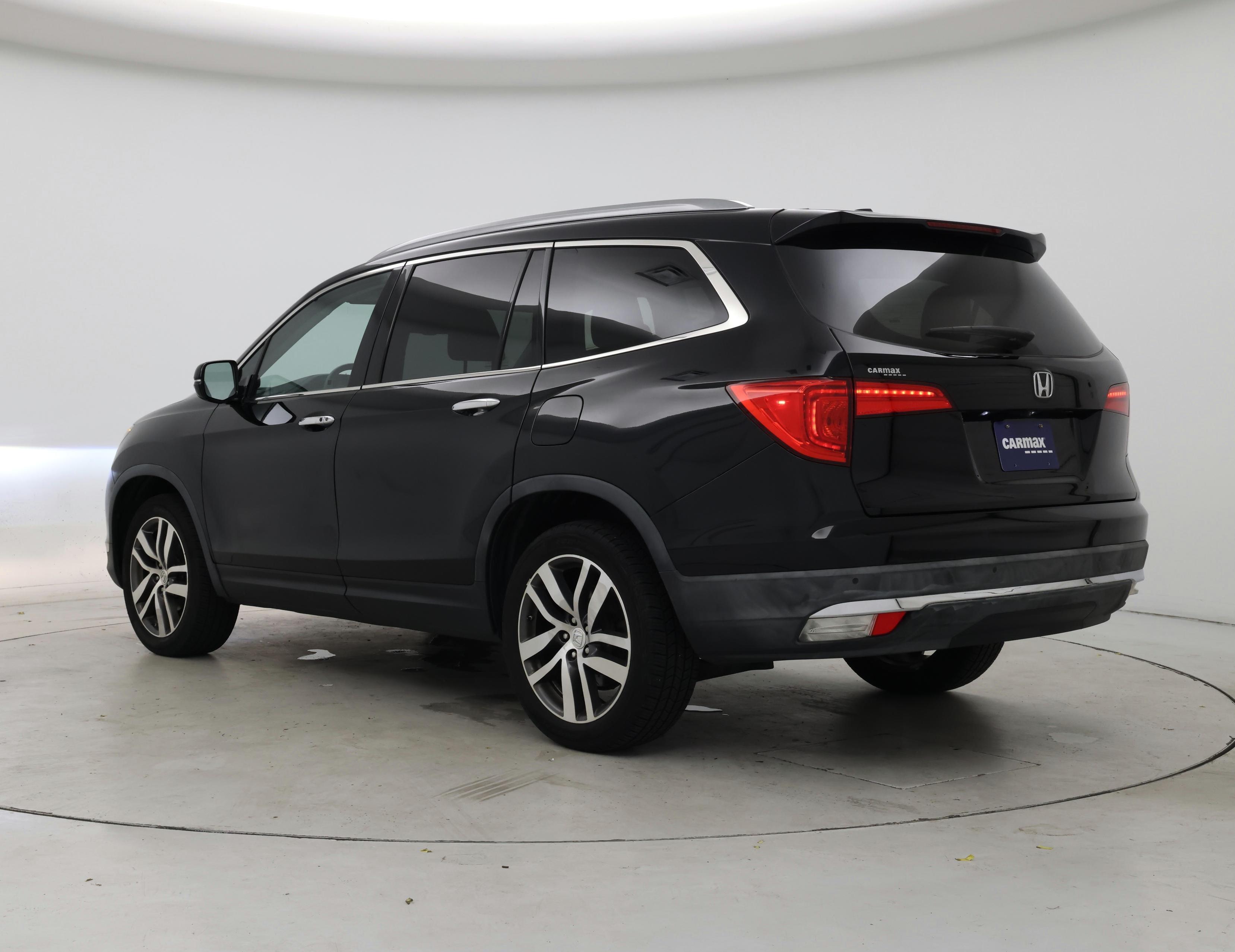 Thumbnail: 2017 Honda Pilot - 2