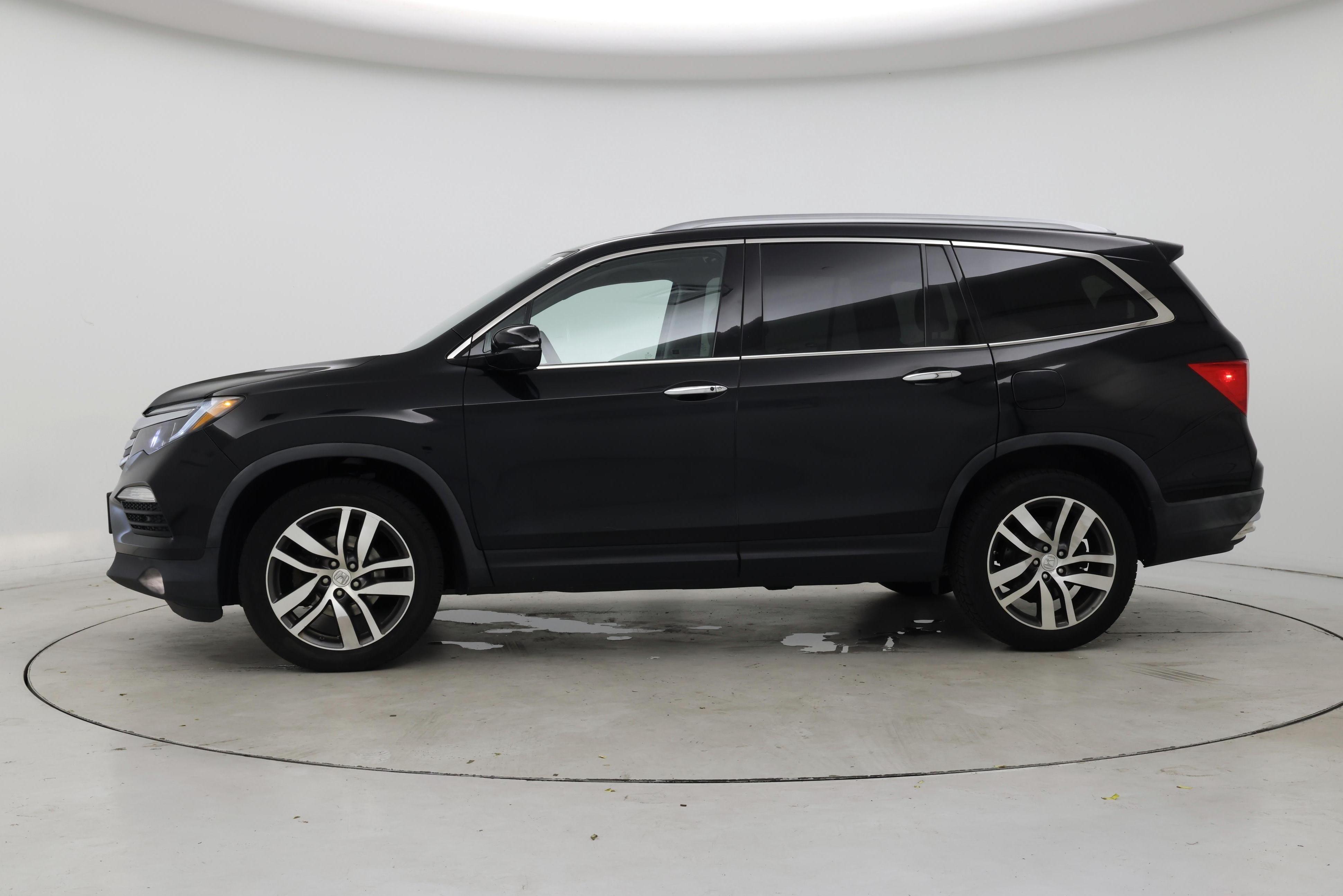 Thumbnail: 2017 Honda Pilot - 3
