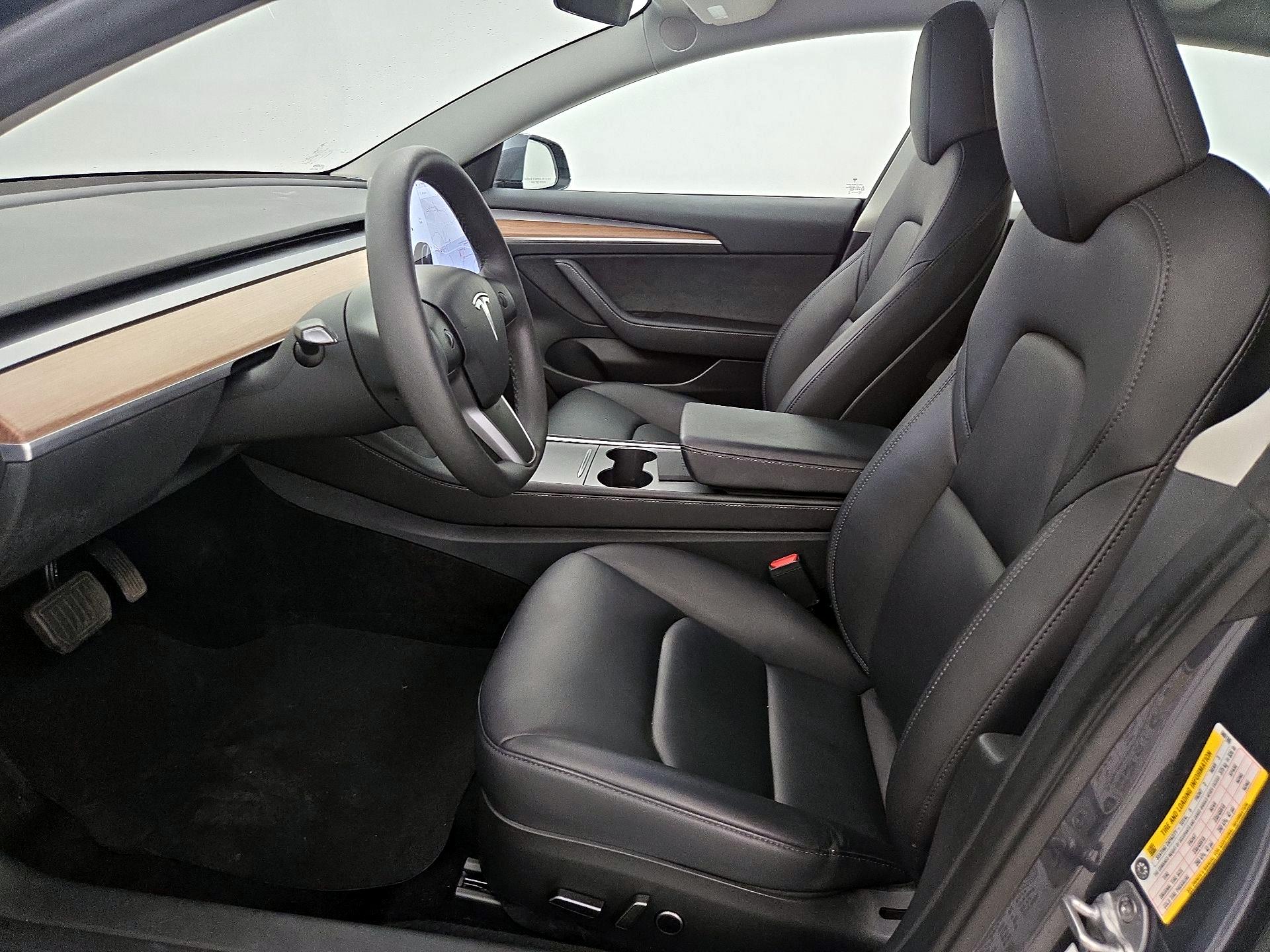 Thumbnail: 2023 Tesla Model 3 - 11