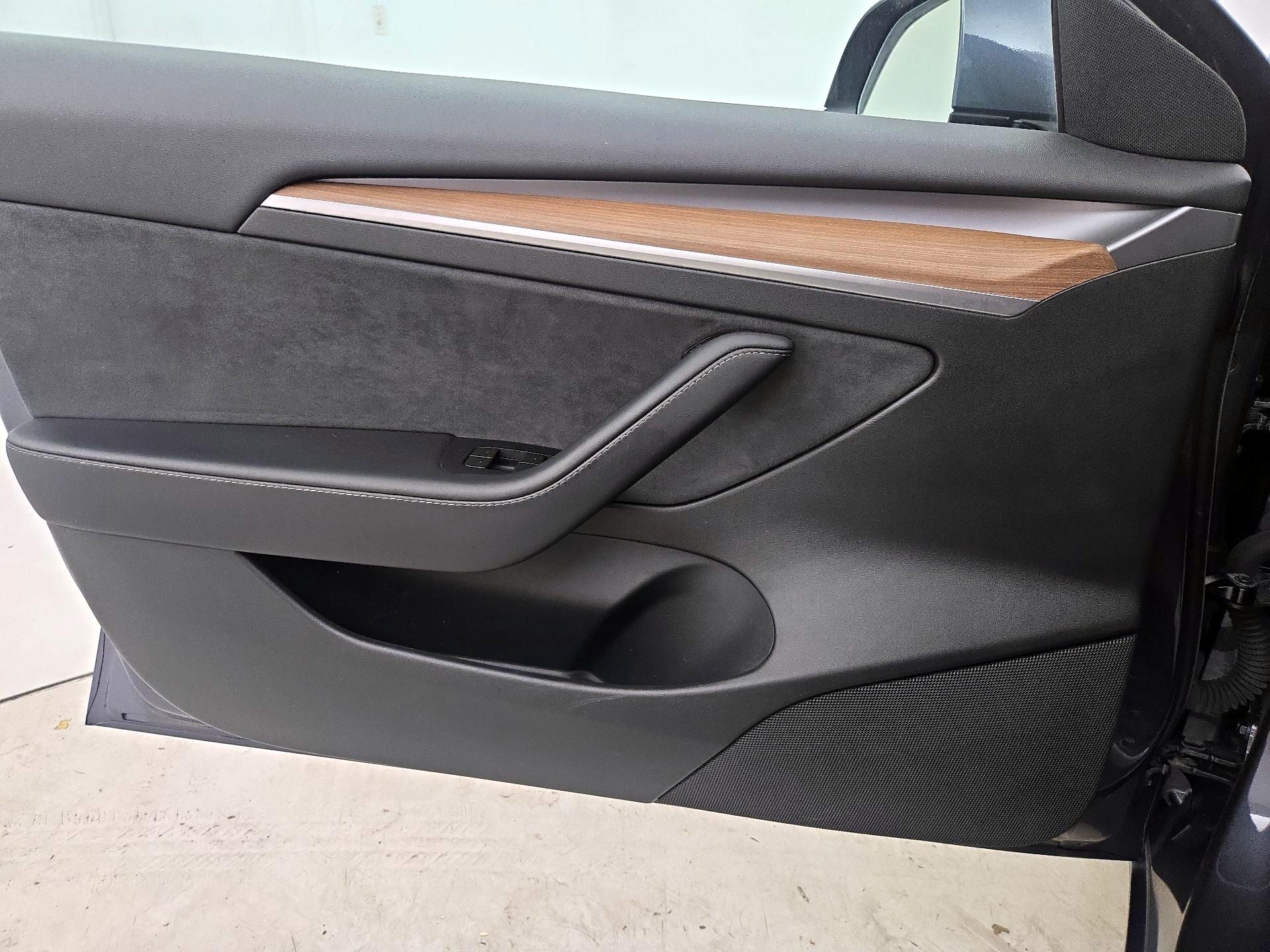 Thumbnail: 2023 Tesla Model 3 - 12