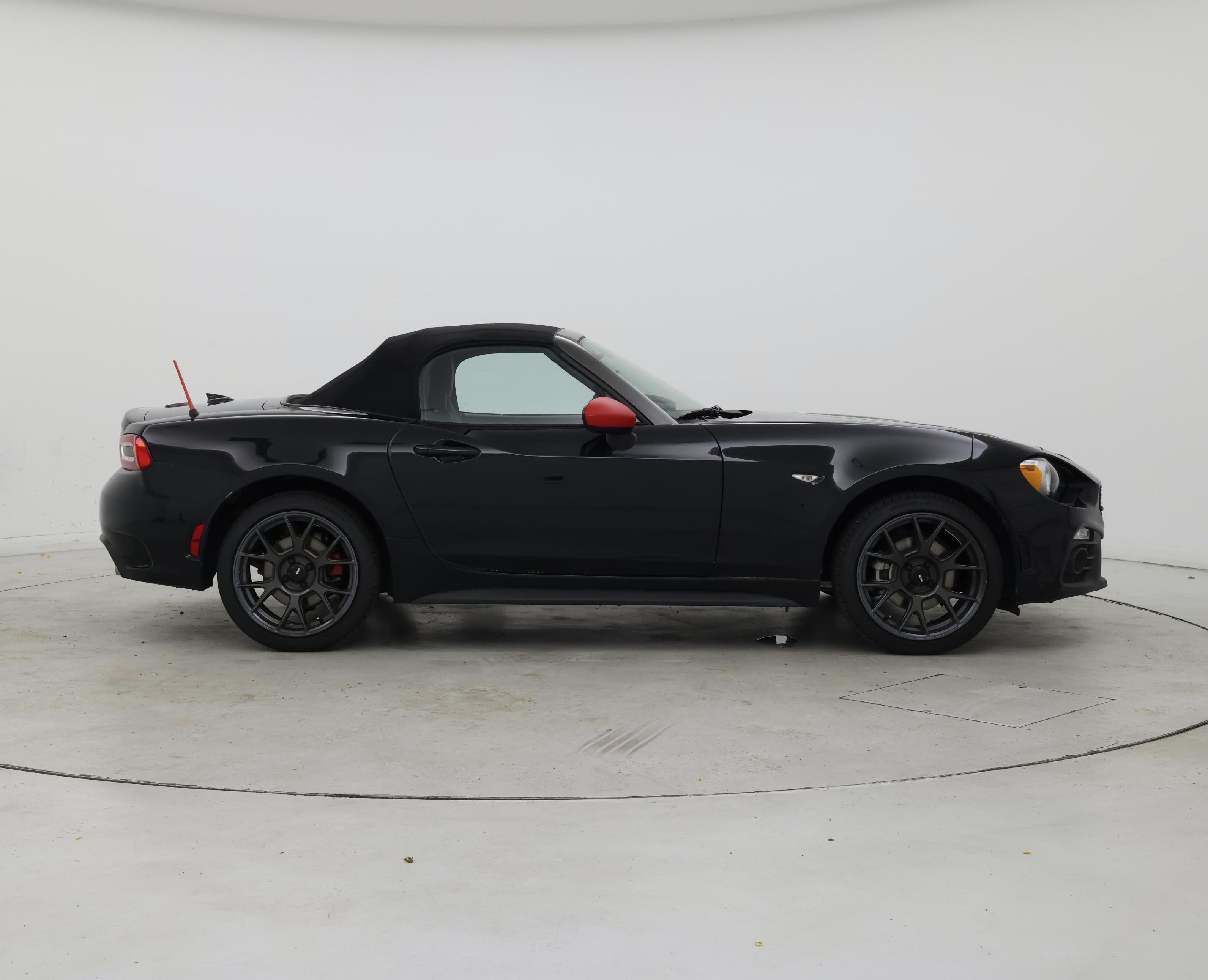 Thumbnail: 2019 Fiat 124 Spider - 7