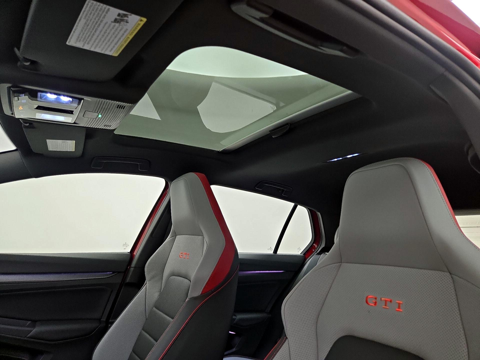 Thumbnail: 2025 Volkswagen Golf - 20