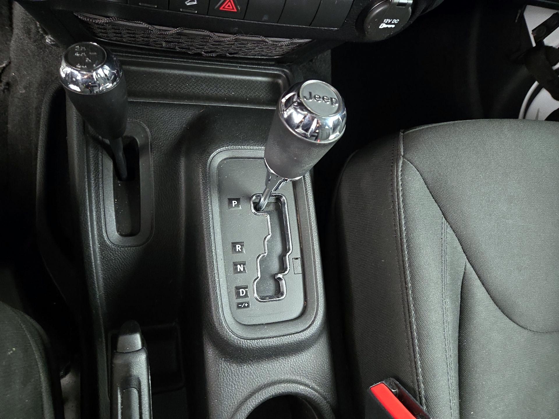 Thumbnail: 2016 Jeep Wrangler - 15
