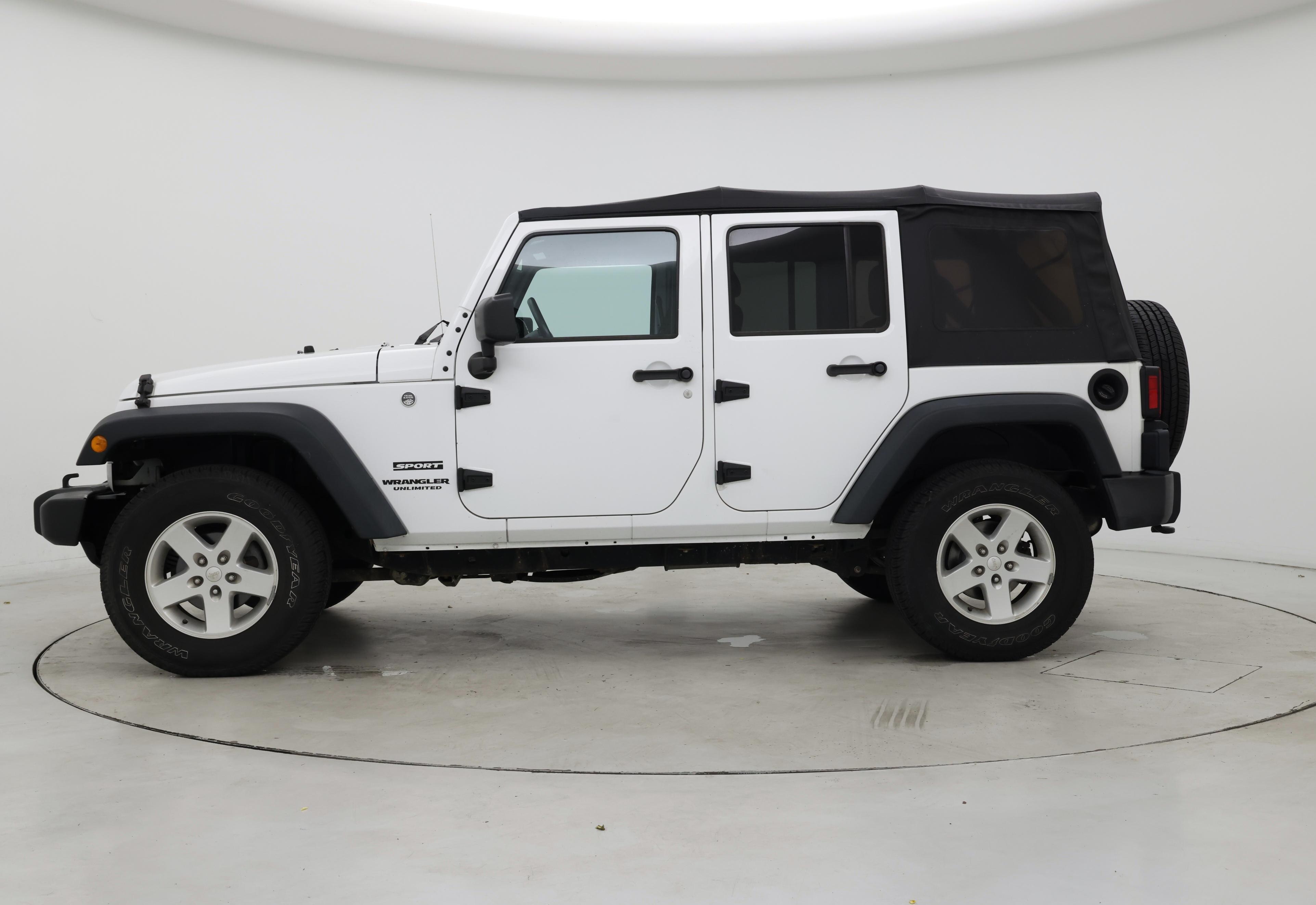 Thumbnail: 2016 Jeep Wrangler - 3