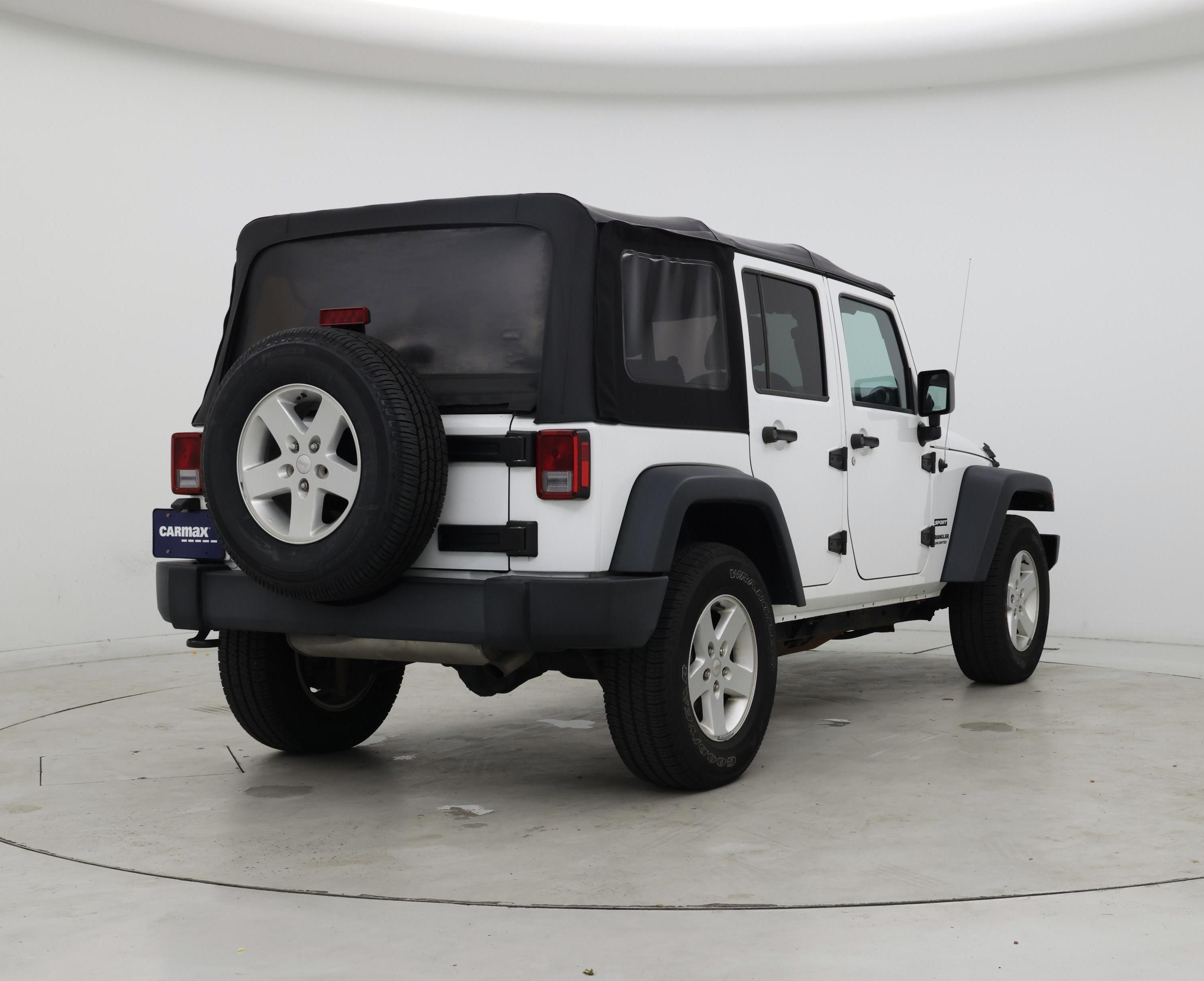 Thumbnail: 2016 Jeep Wrangler - 8