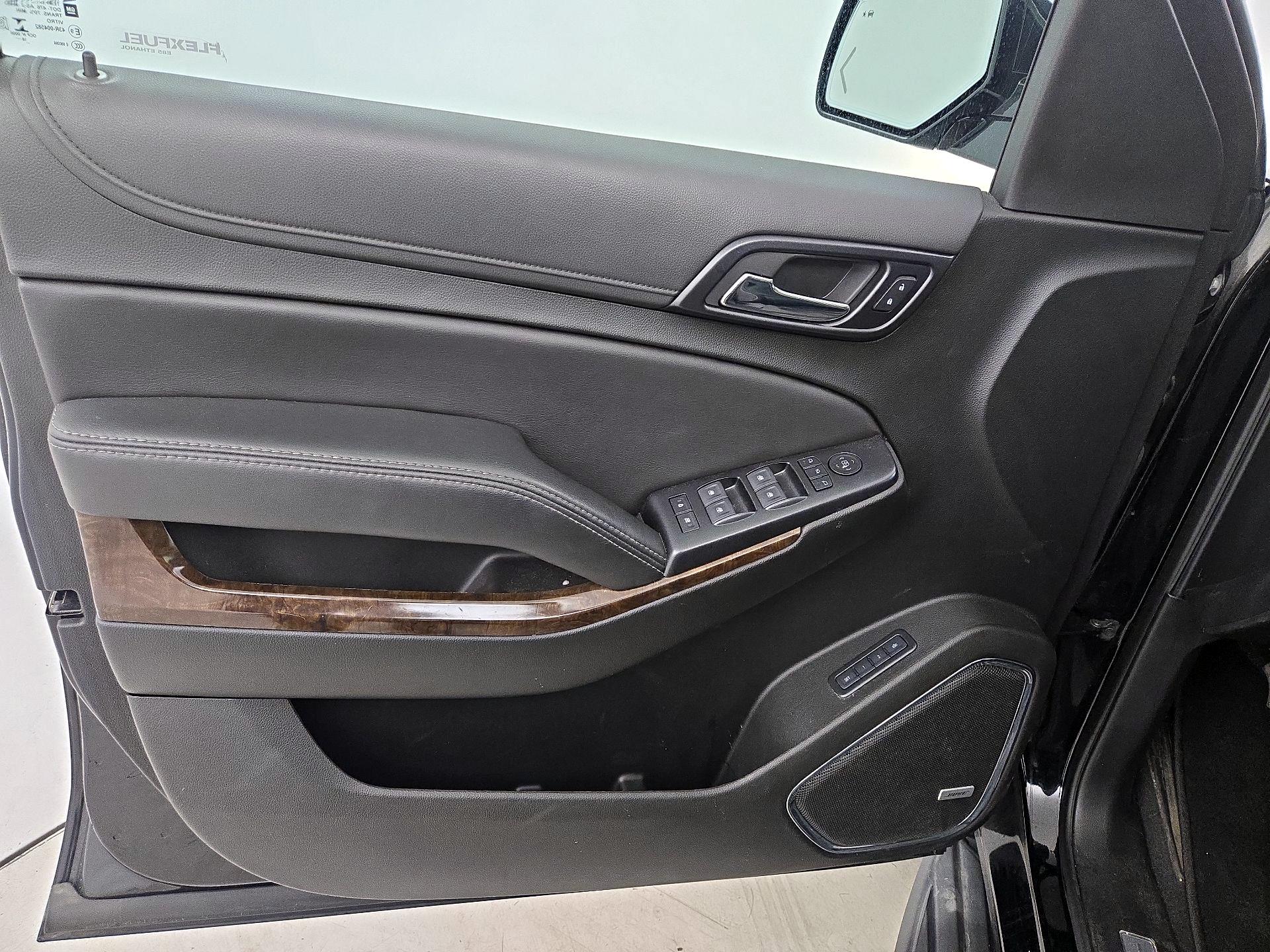 Thumbnail: 2019 Chevrolet Suburban - 12