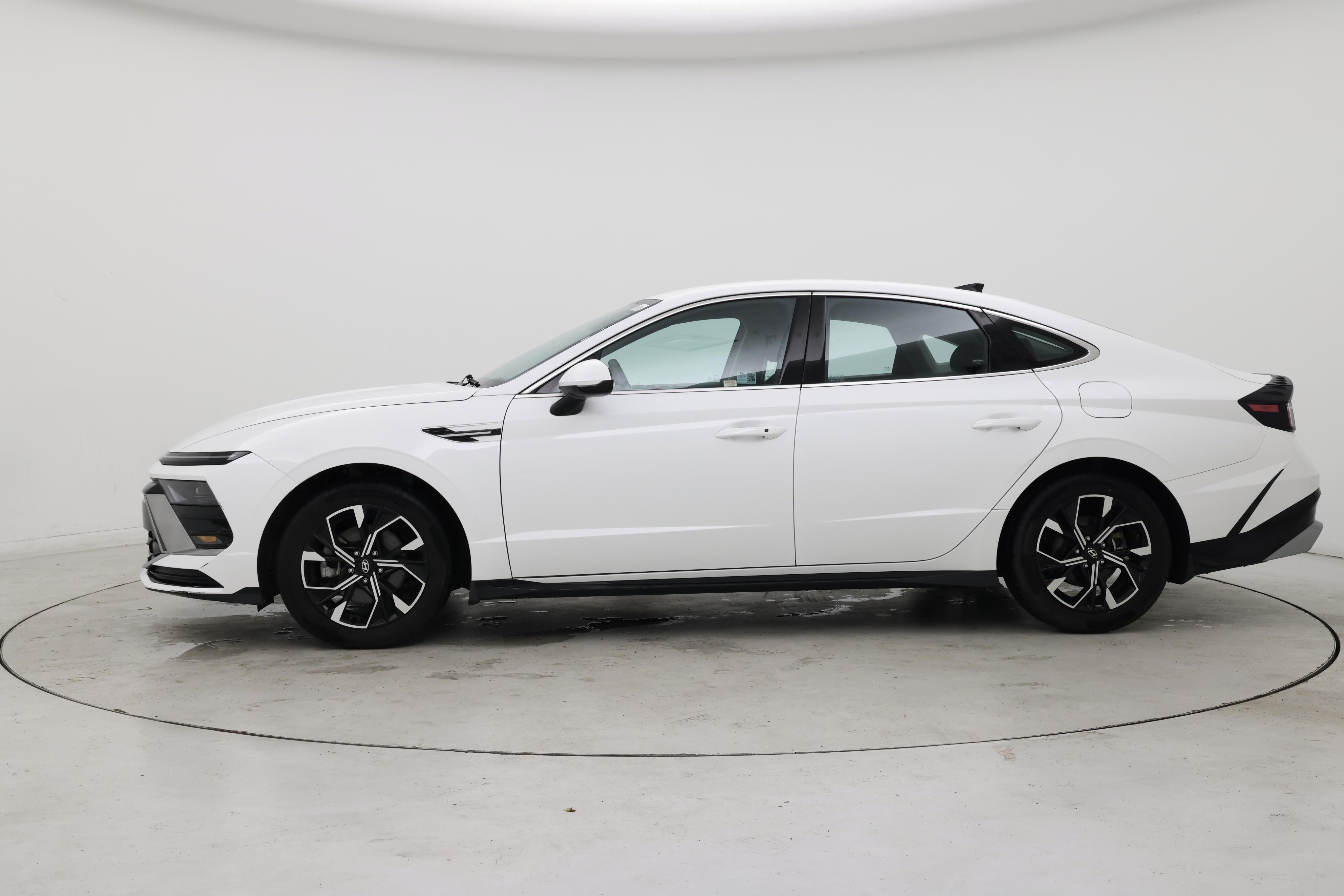 Thumbnail: 2024 Hyundai Sonata - 3