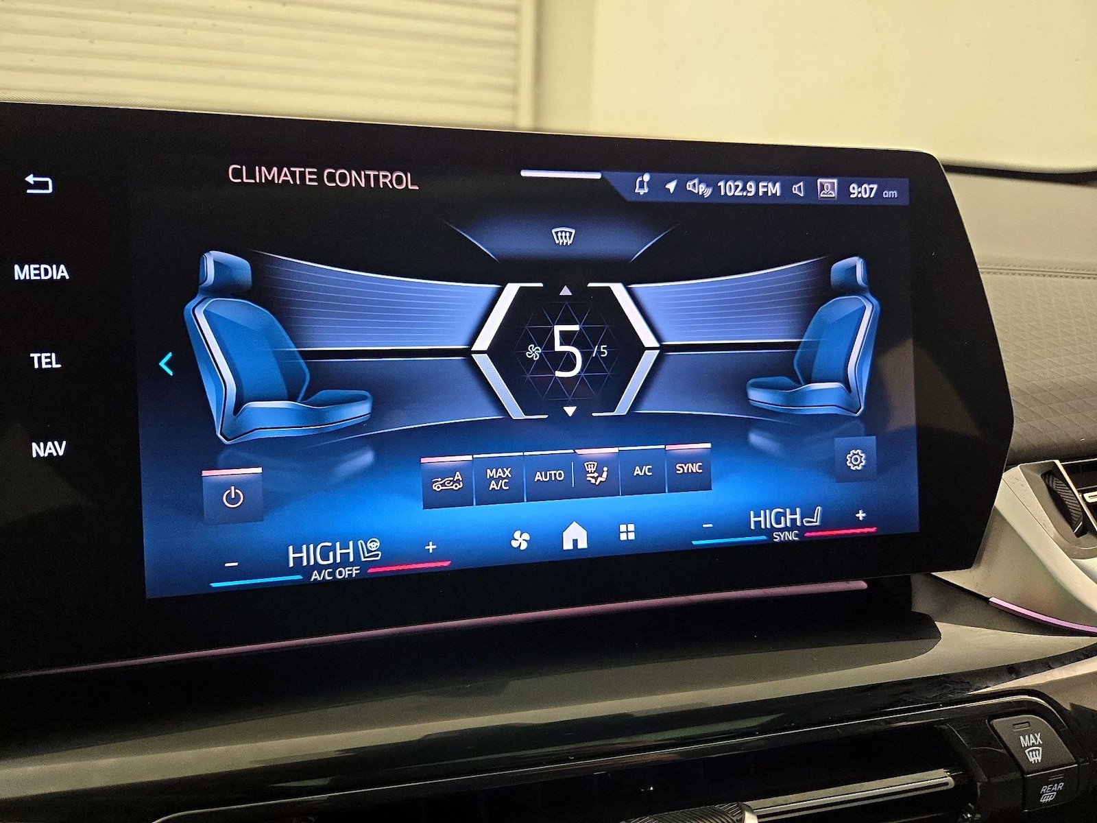 2025 BMW X2 28i - Photo 16