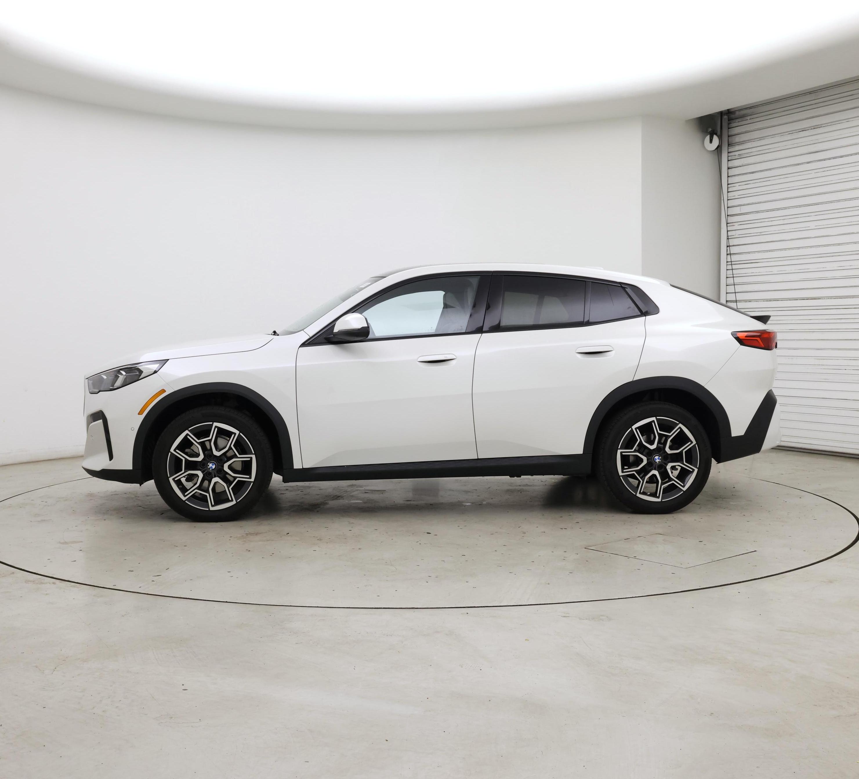 Thumbnail: 2025 BMW X2 - 3