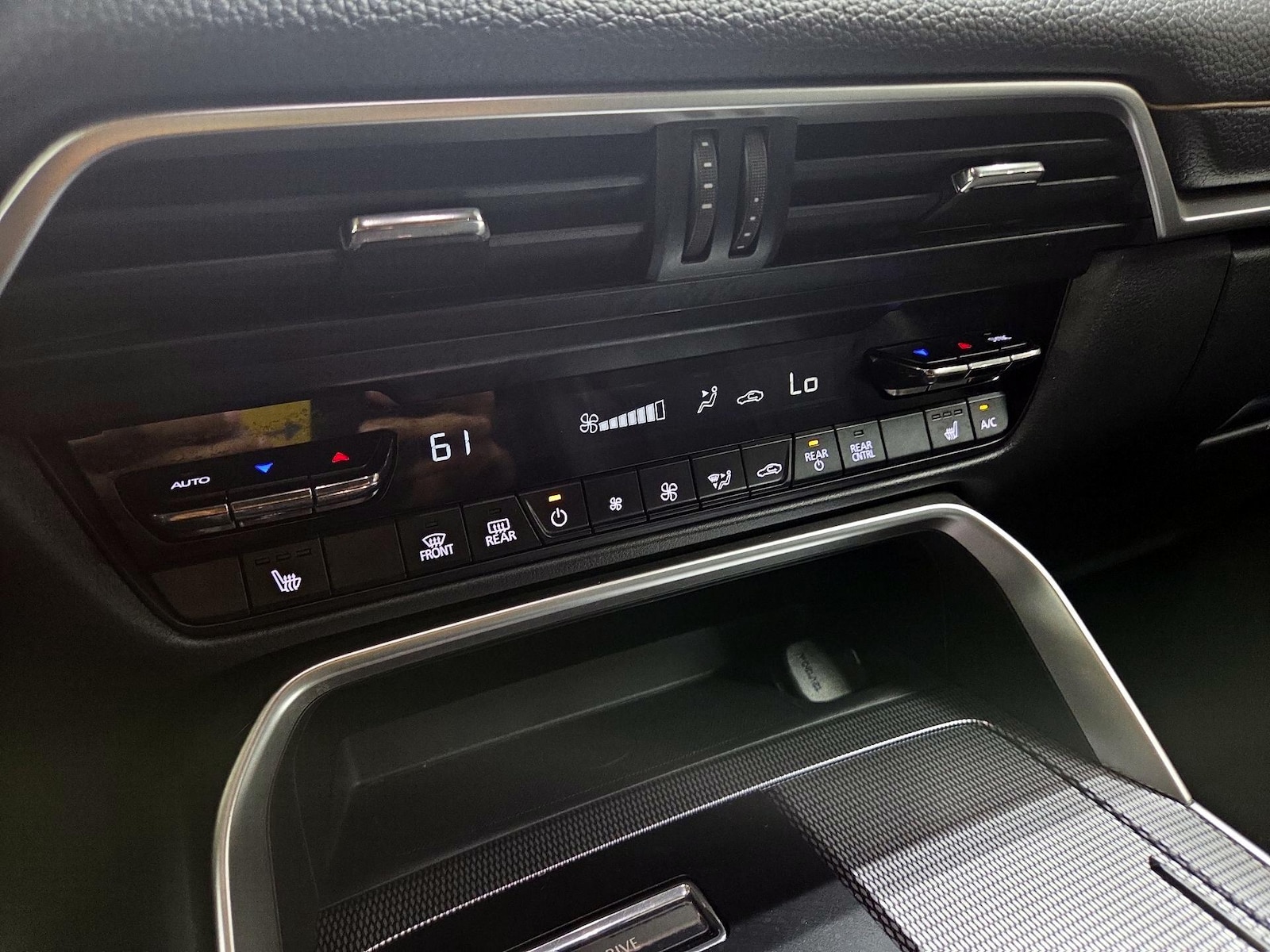 2024 Mazda CX-90 Premium Package - Photo 18