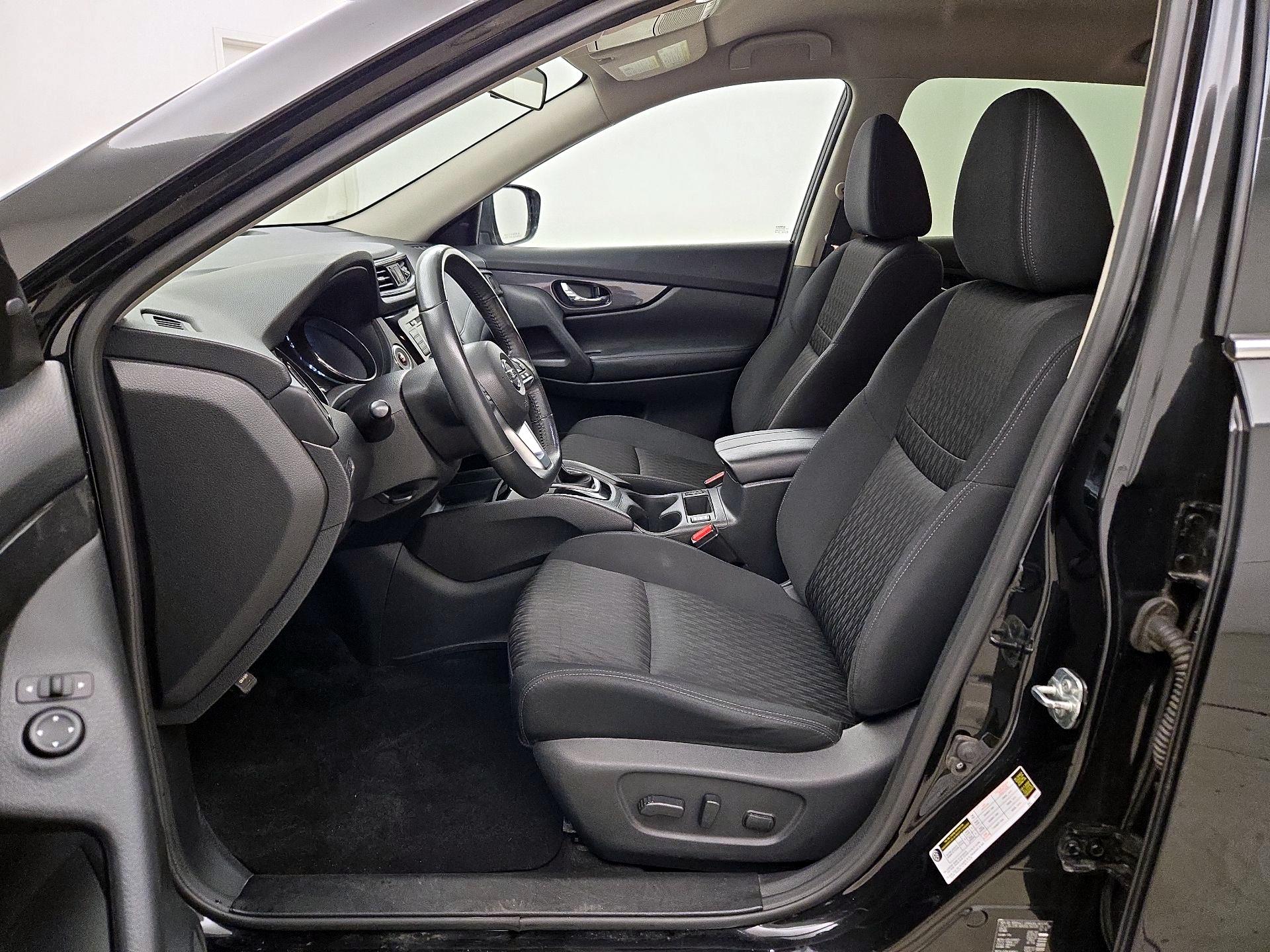 Thumbnail: 2018 Nissan Rogue - 11