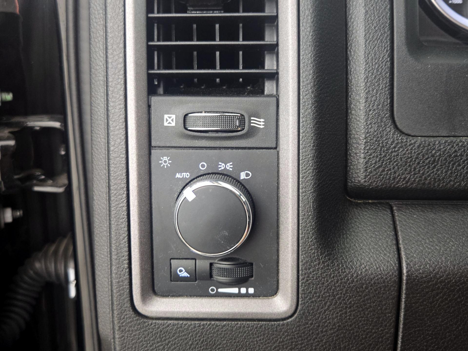 Thumbnail: 2023 RAM 1500 Classic - 13