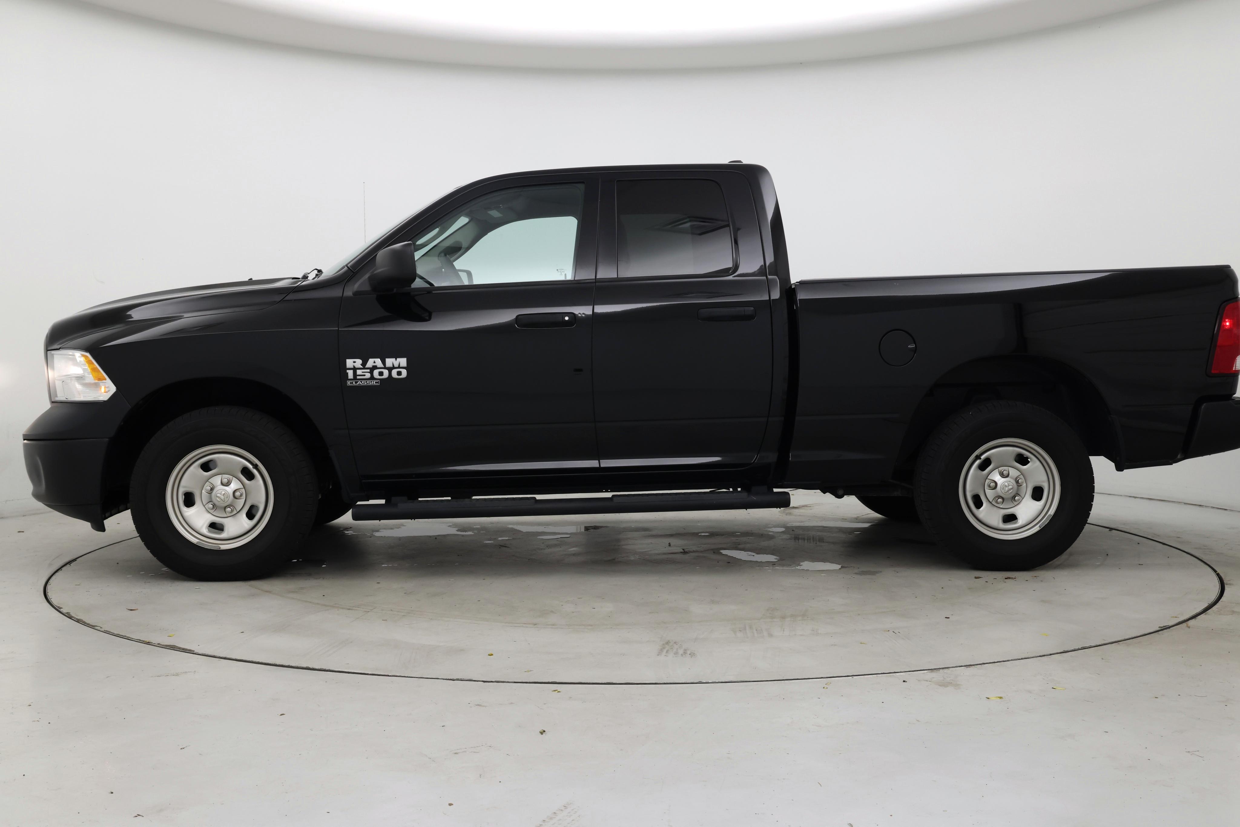 Thumbnail: 2023 RAM 1500 Classic - 3