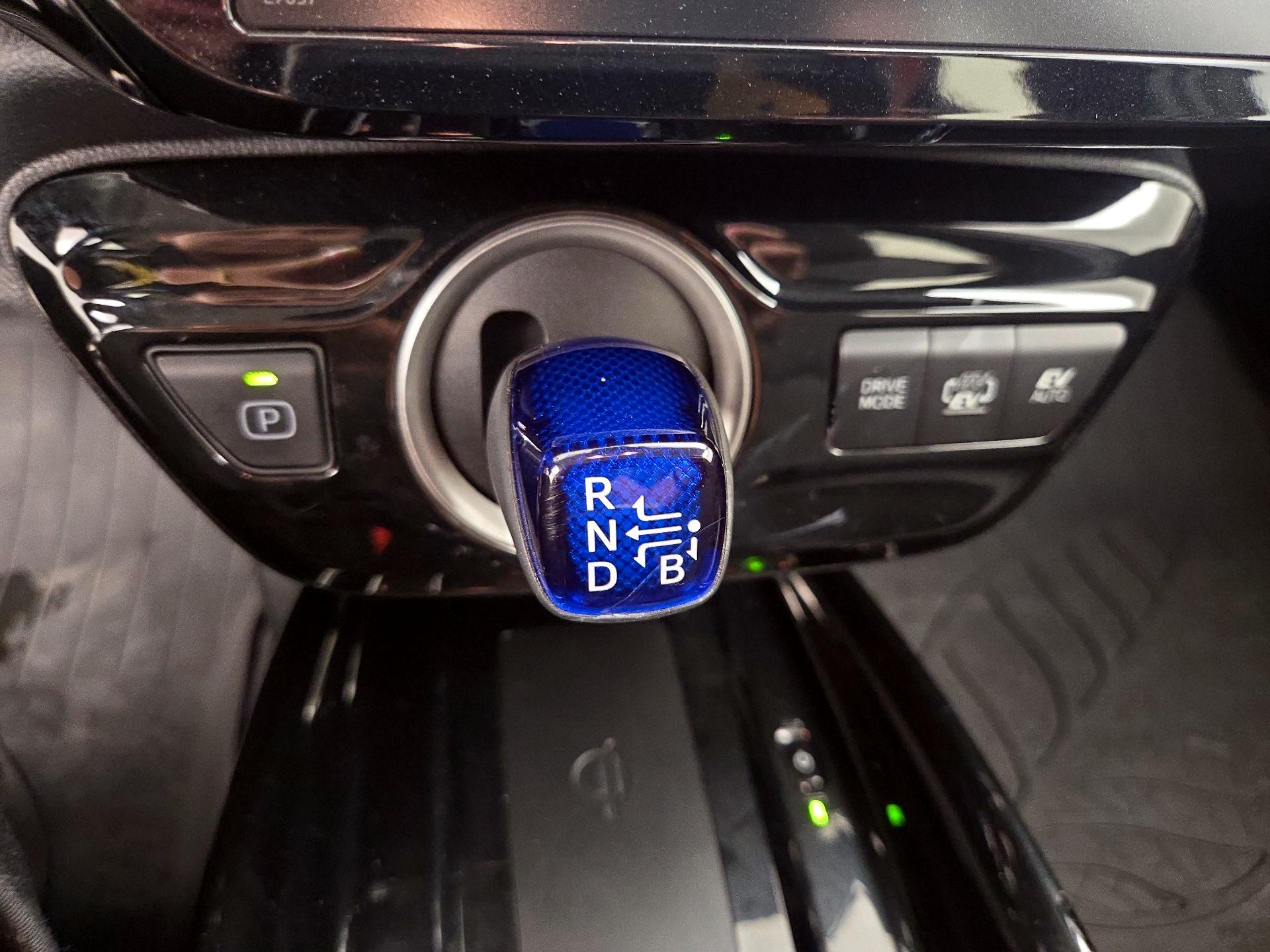 Thumbnail: 2021 Toyota Prius Prime - 18