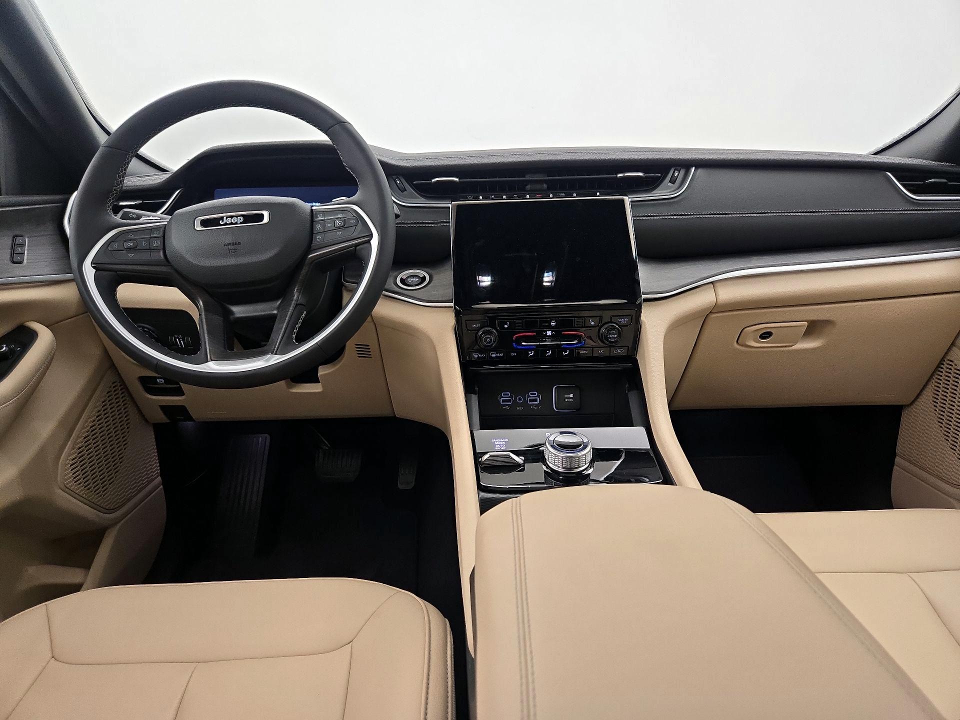 Thumbnail: 2024 Jeep Grand Cherokee - 9
