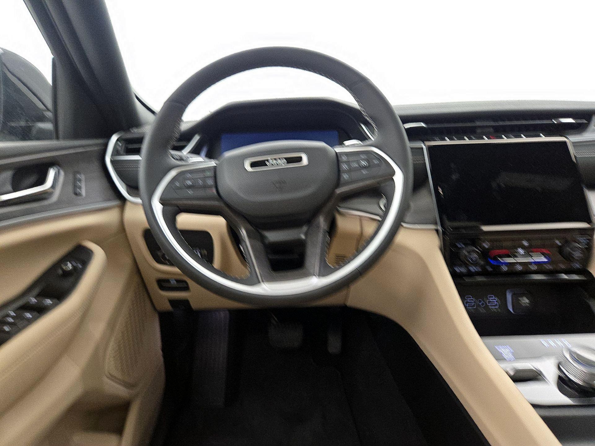 Thumbnail: 2024 Jeep Grand Cherokee - 10