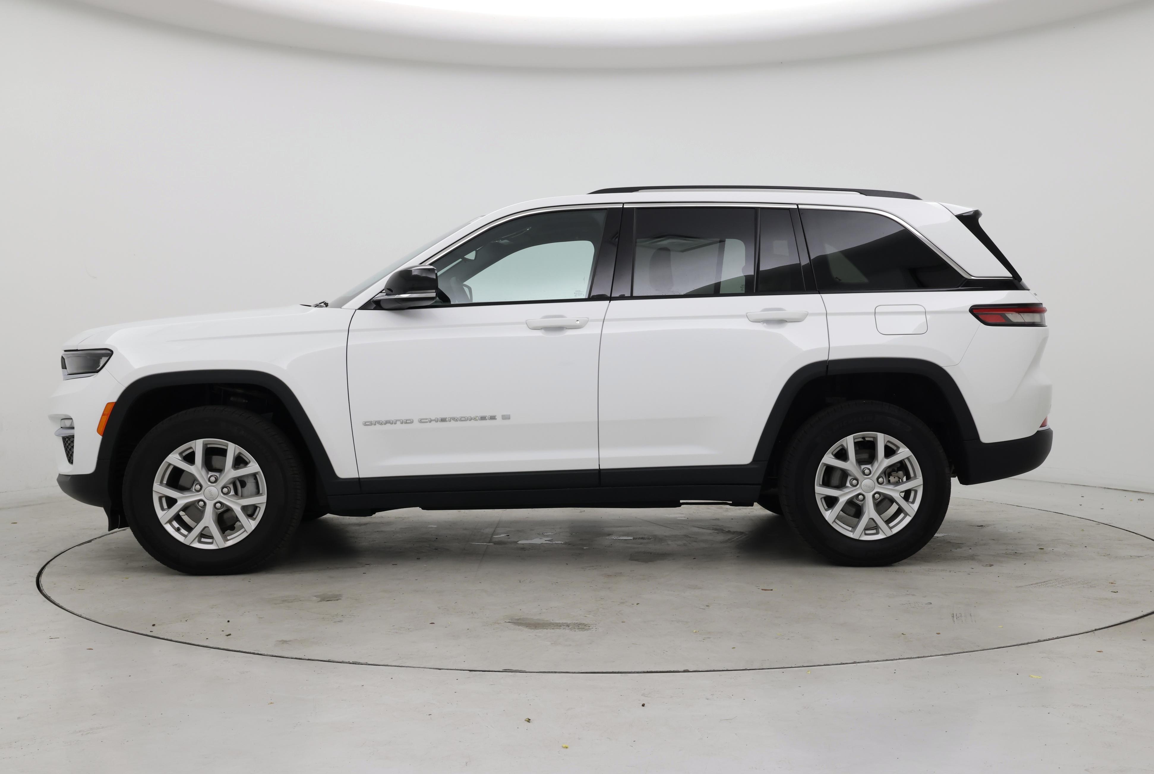 Thumbnail: 2024 Jeep Grand Cherokee - 3