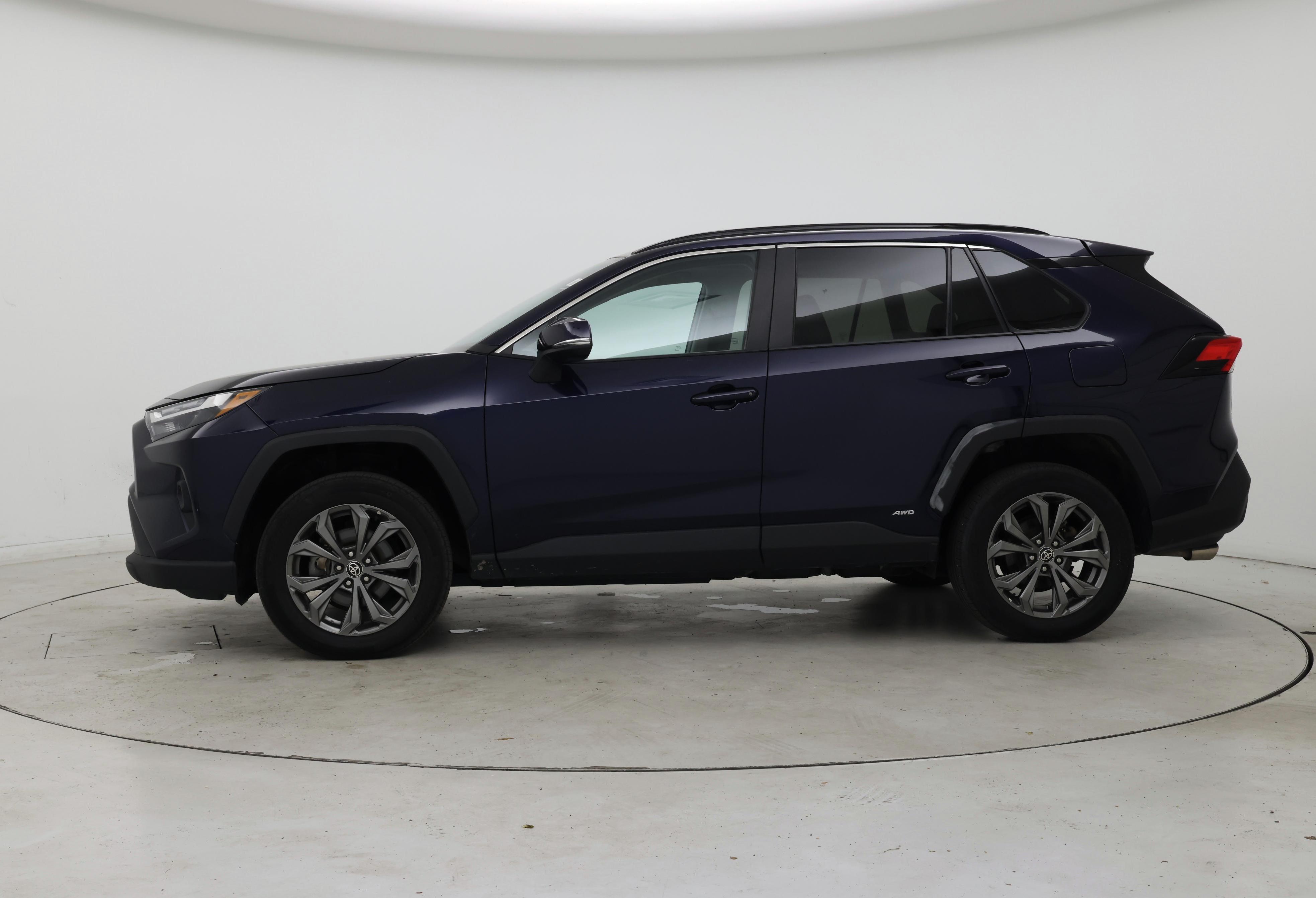 Thumbnail: 2022 Toyota RAV4 - 3