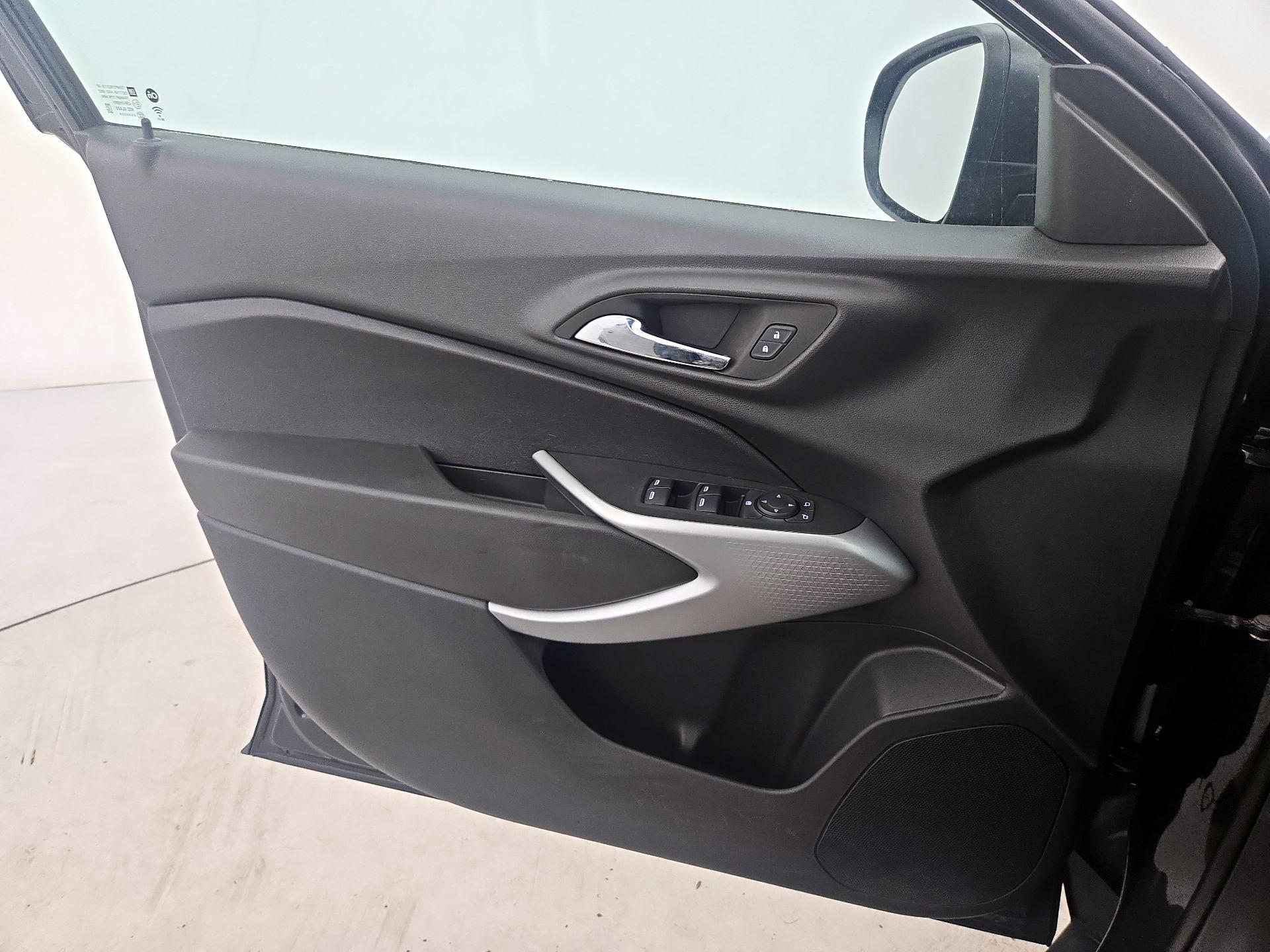Thumbnail: 2024 Chevrolet Trax - 12