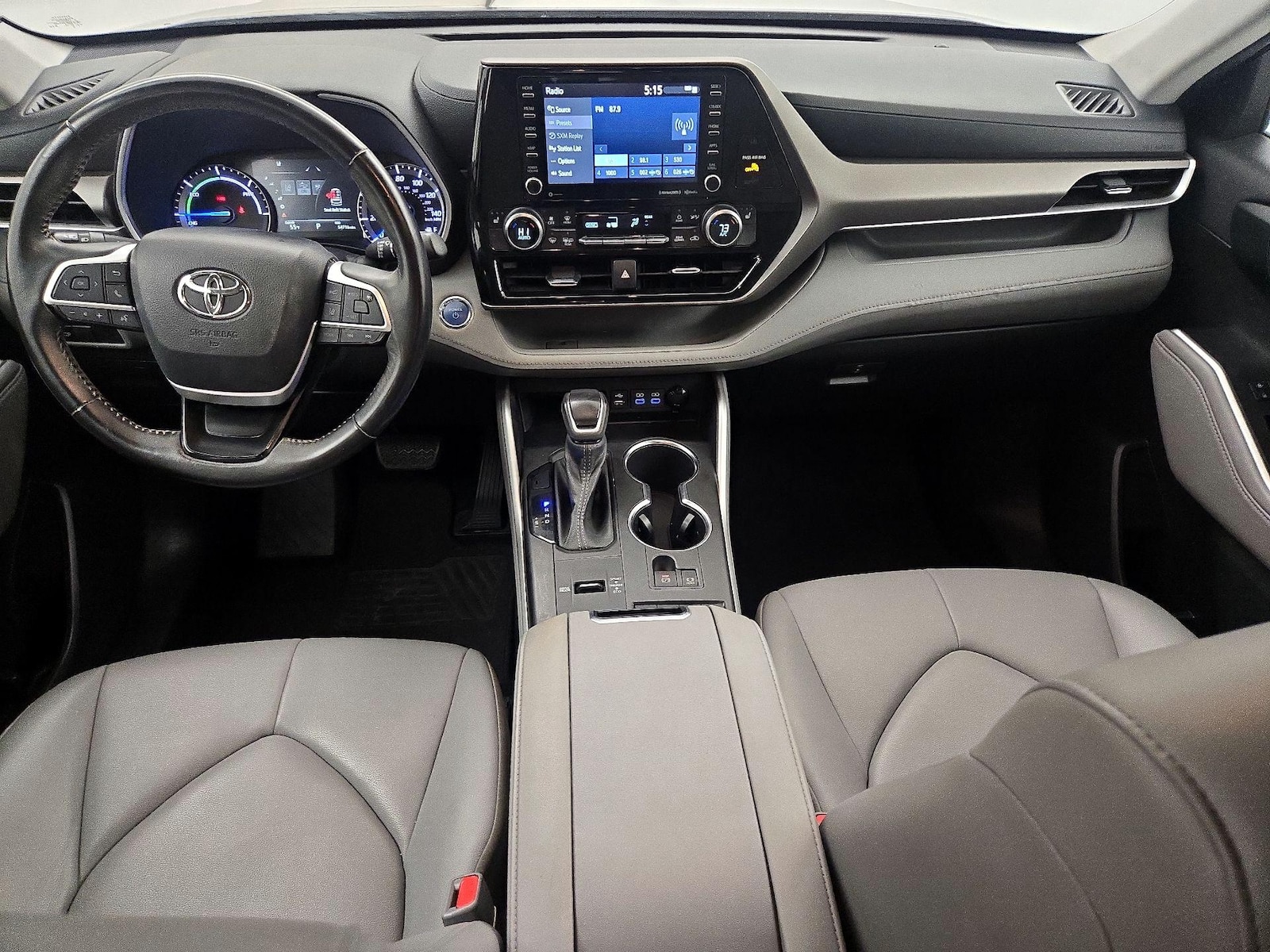 2022 Toyota Highlander XLE - Photo 10