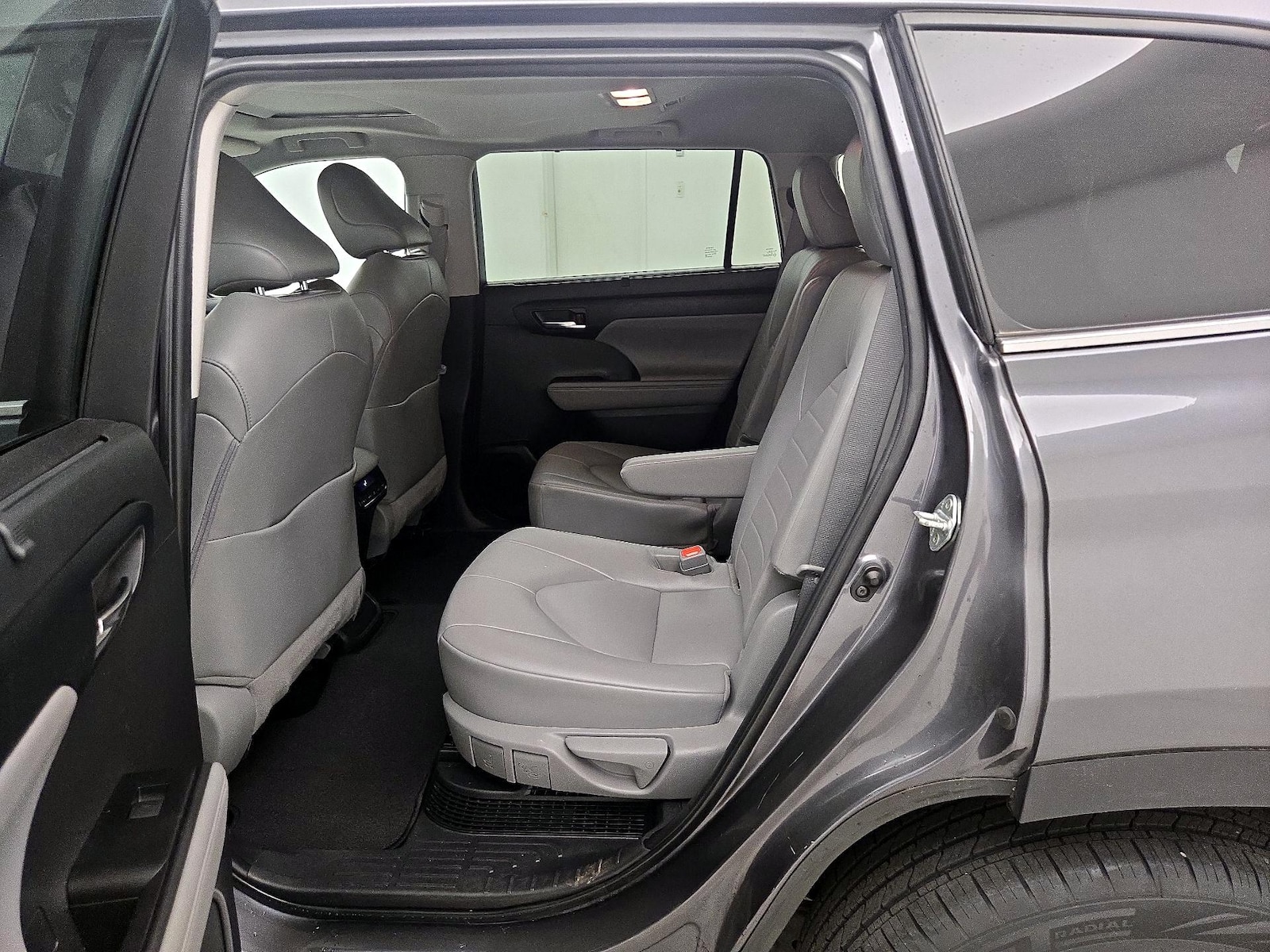 2022 Toyota Highlander XLE - Photo 21