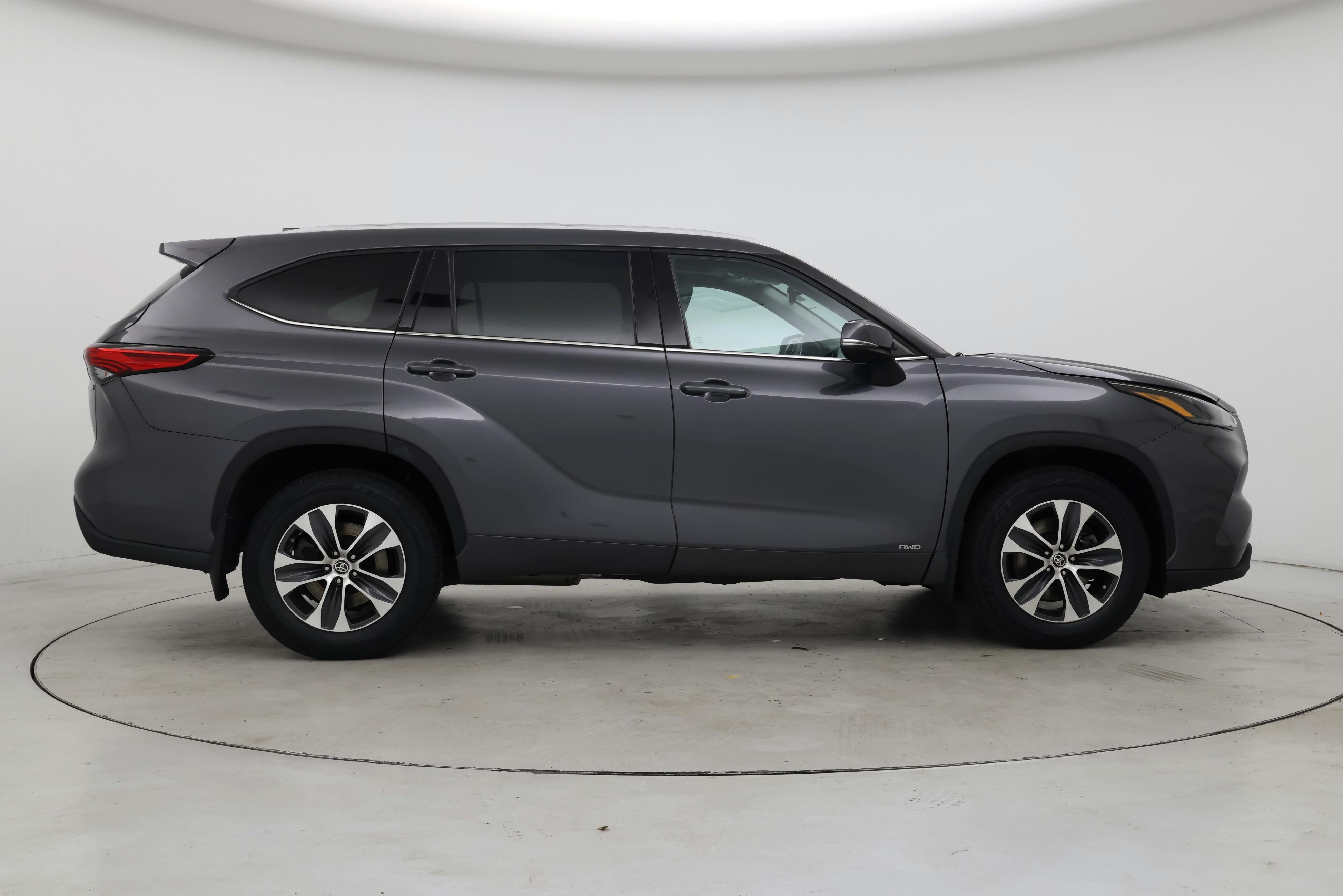 Thumbnail: 2022 Toyota Highlander - 7
