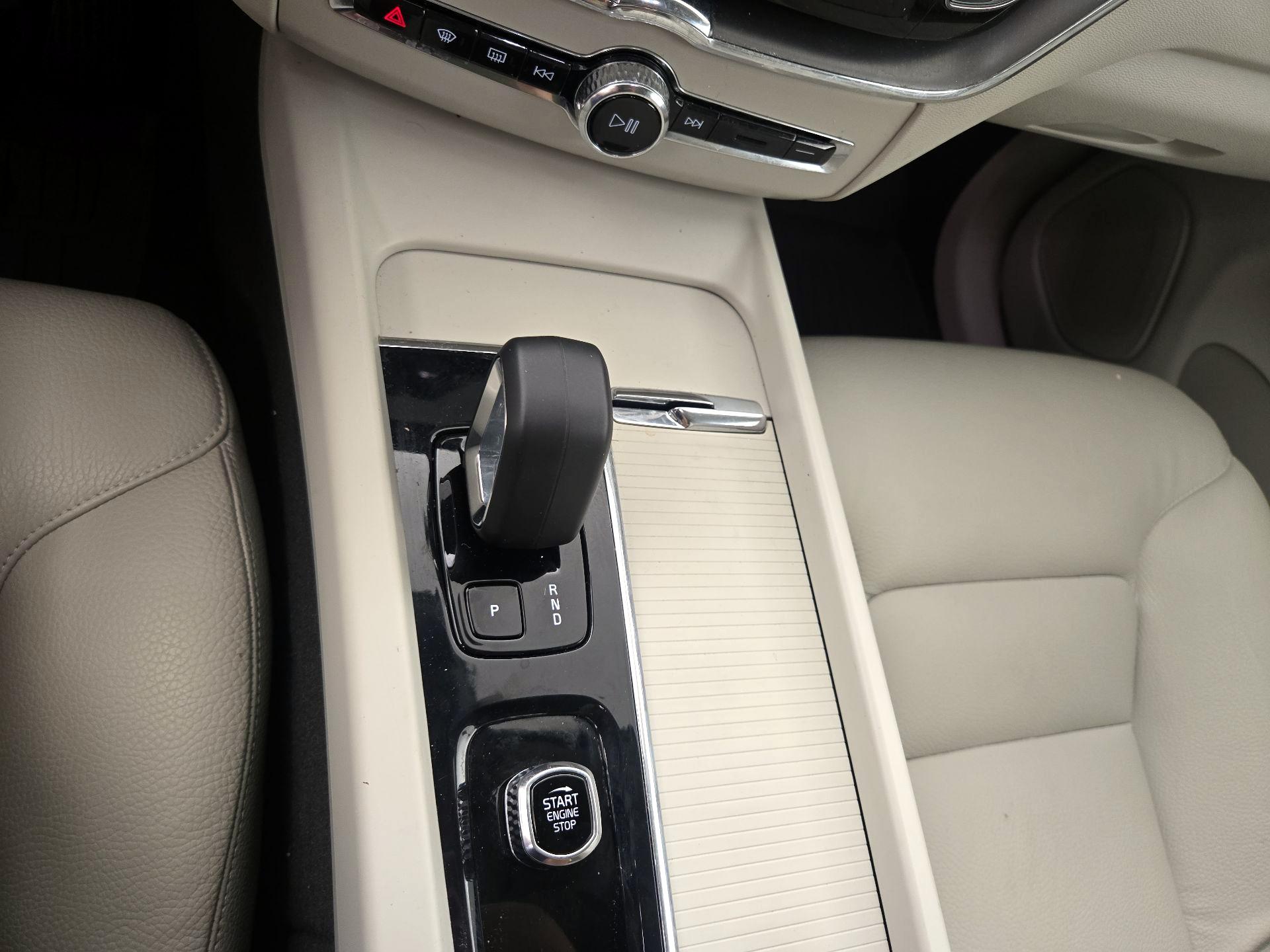 Thumbnail: 2023 Volvo XC60 - 18