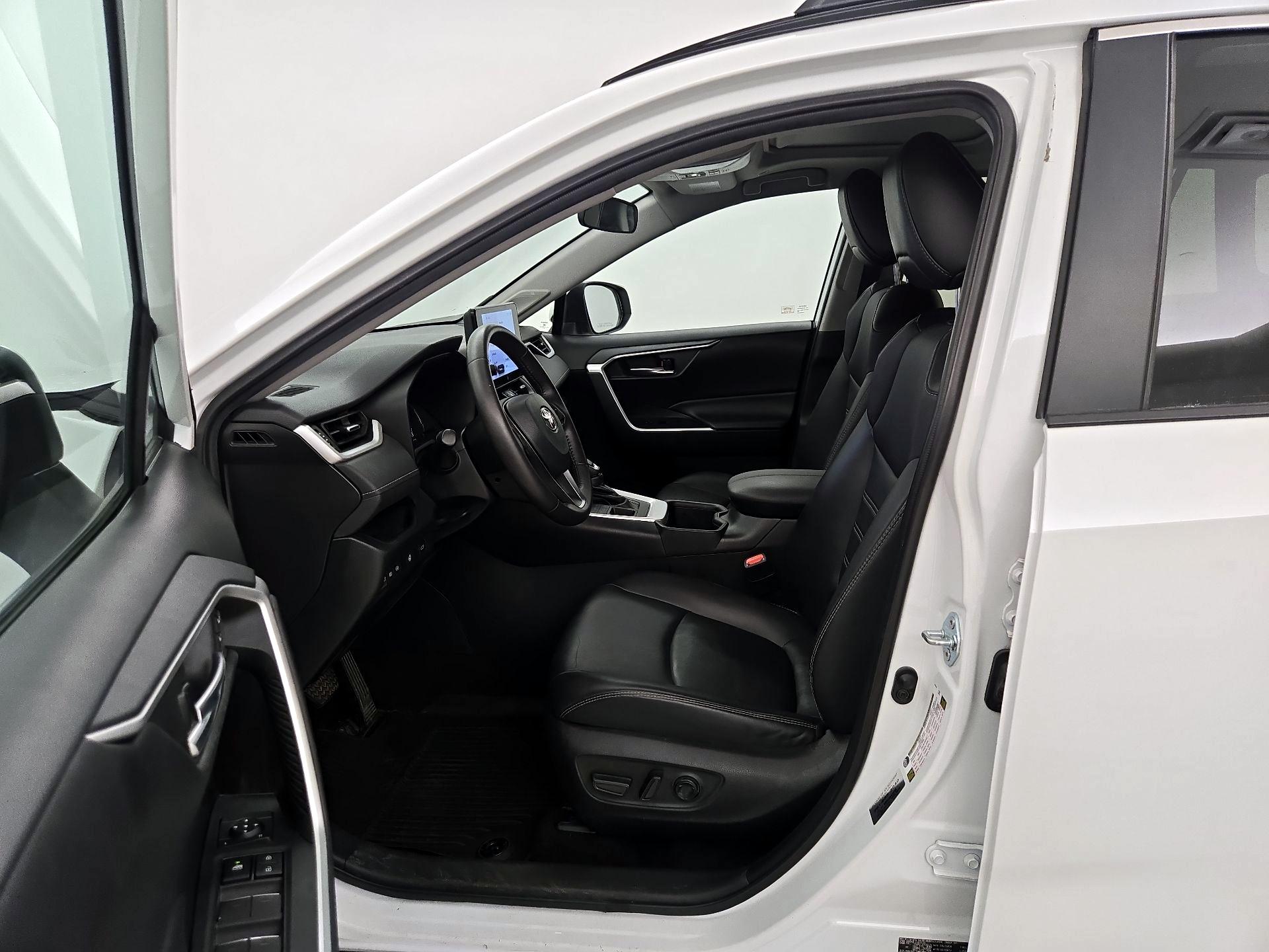 Thumbnail: 2023 Toyota RAV4 - 11