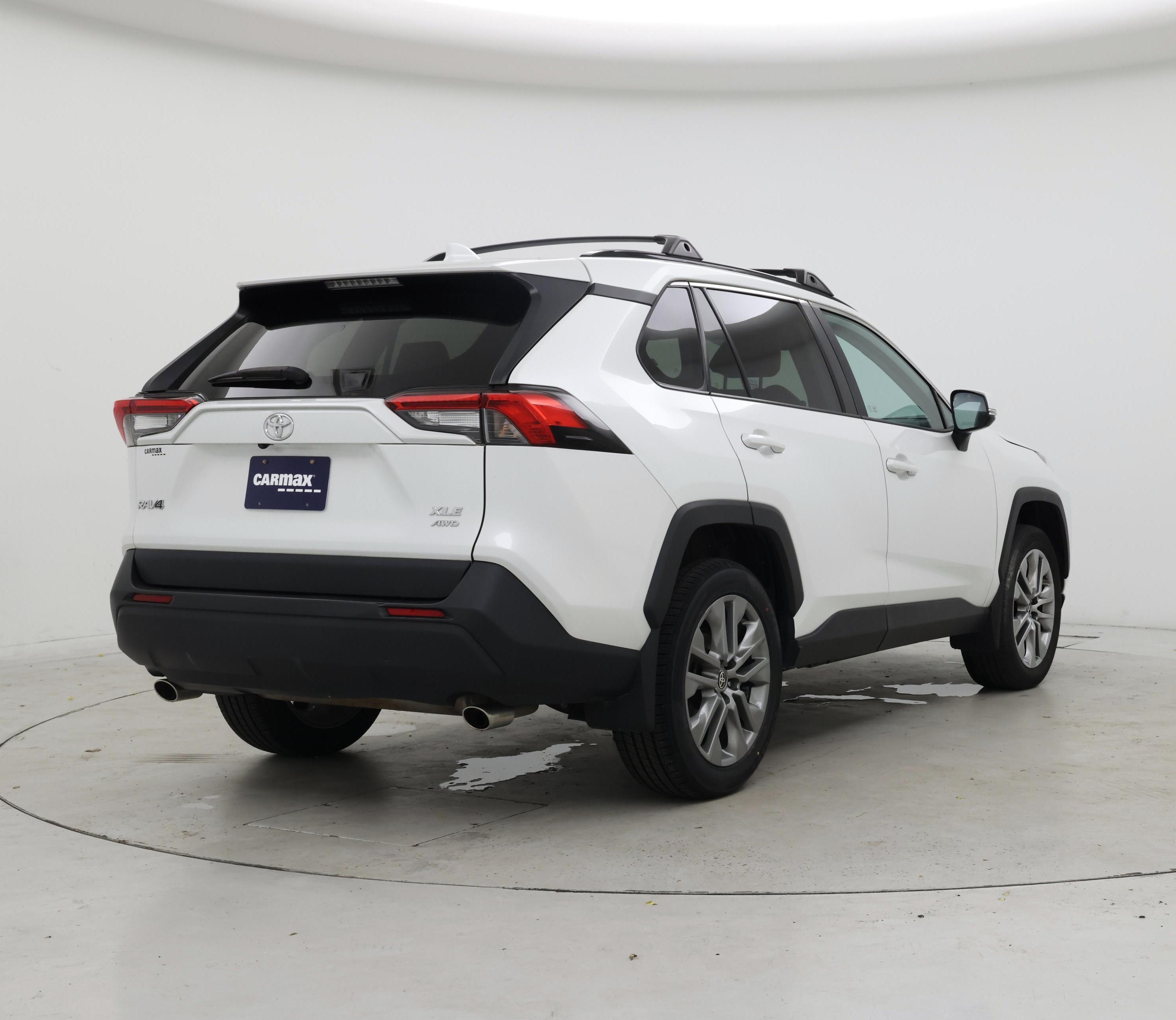 Thumbnail: 2023 Toyota RAV4 - 8