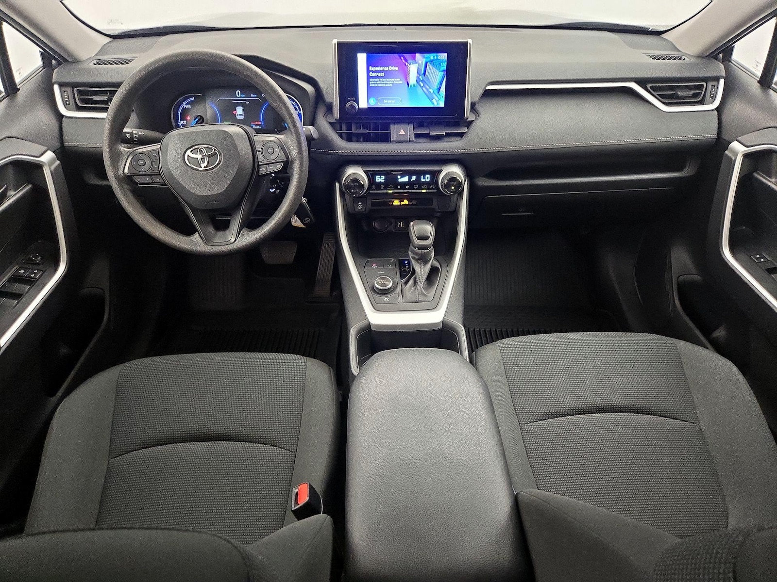 2024 Toyota RAV4 LE - Photo 10