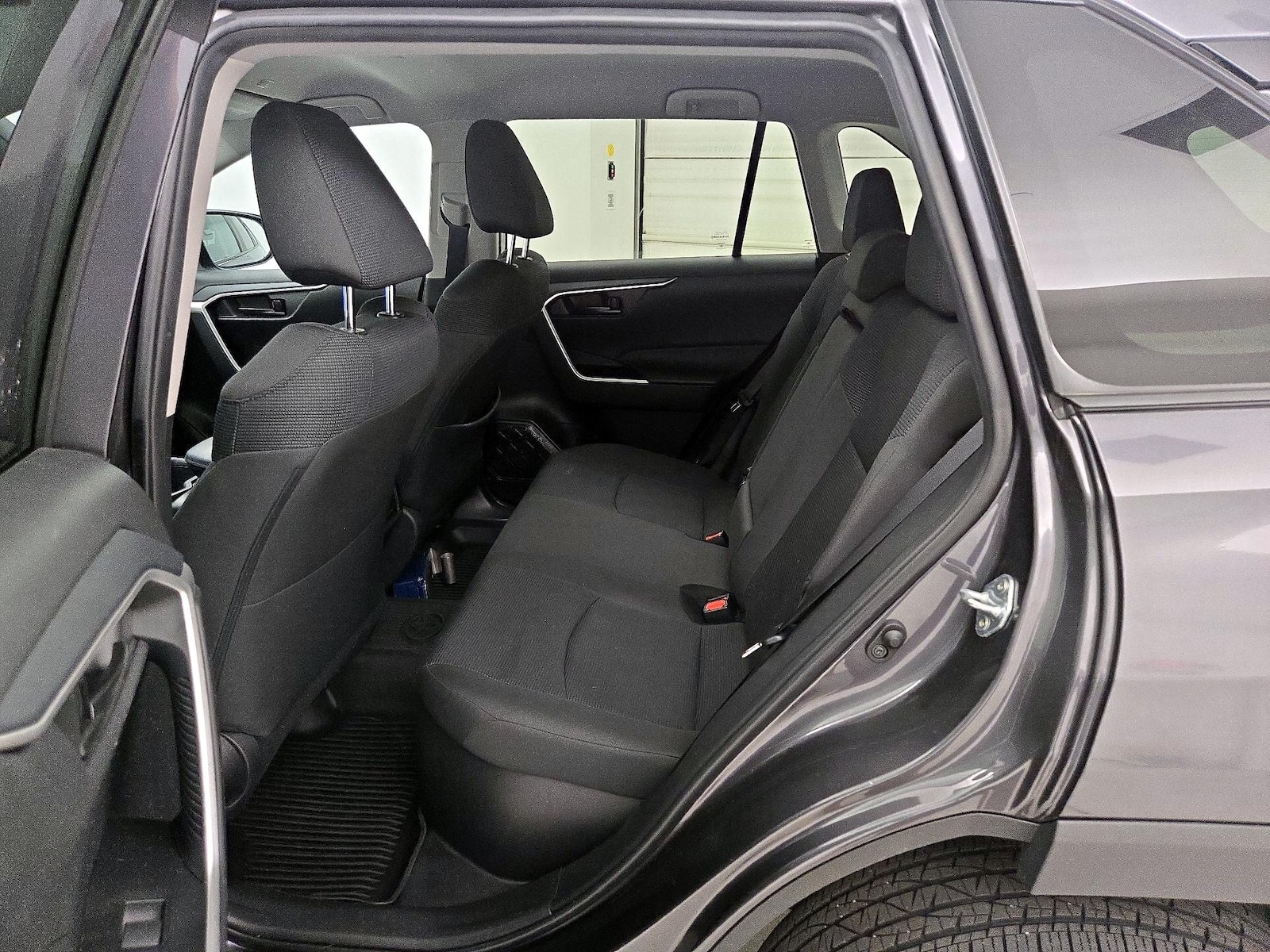 2024 Toyota RAV4 LE - Photo 21