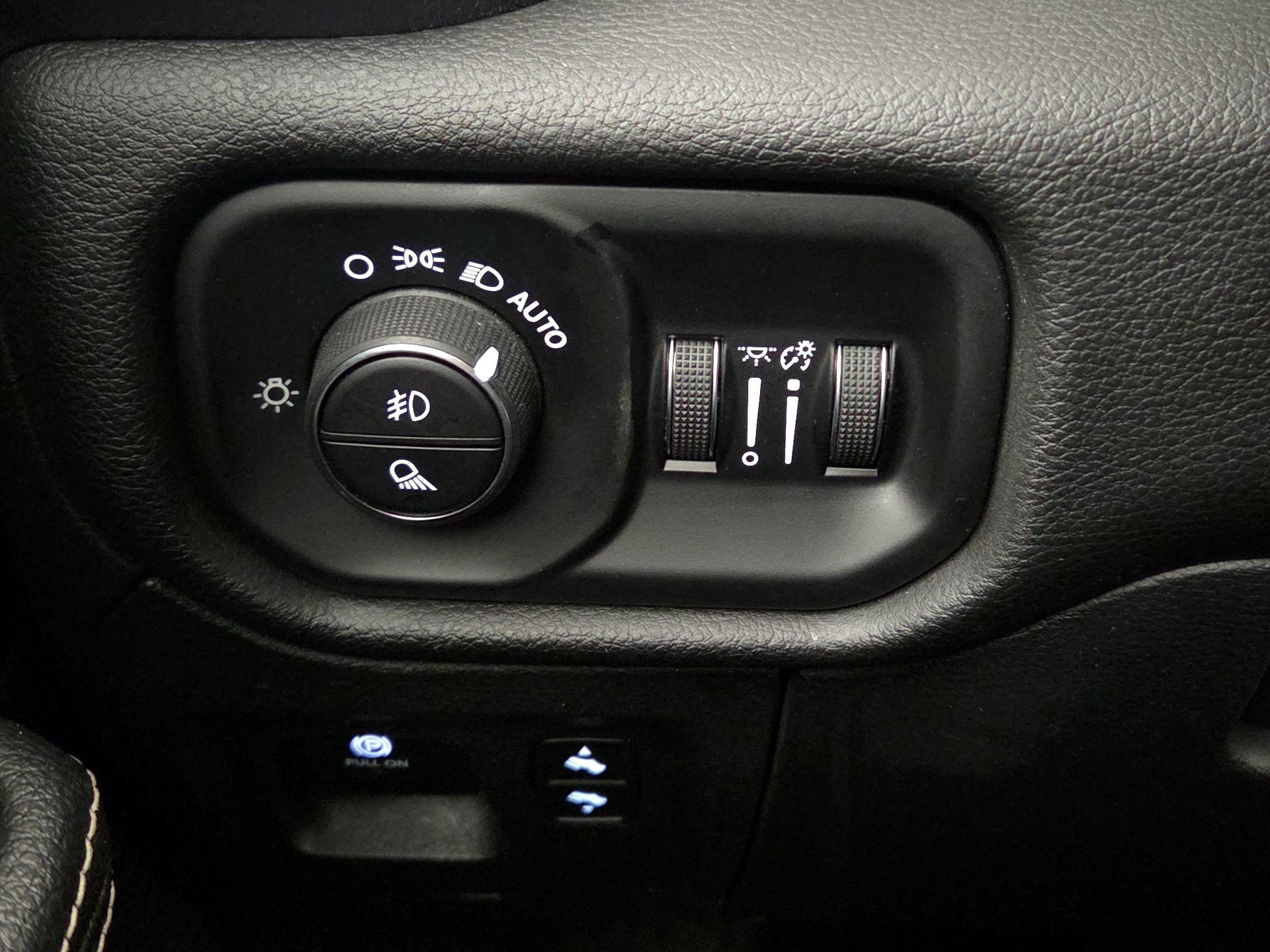 Thumbnail: 2025 RAM 1500 - 13