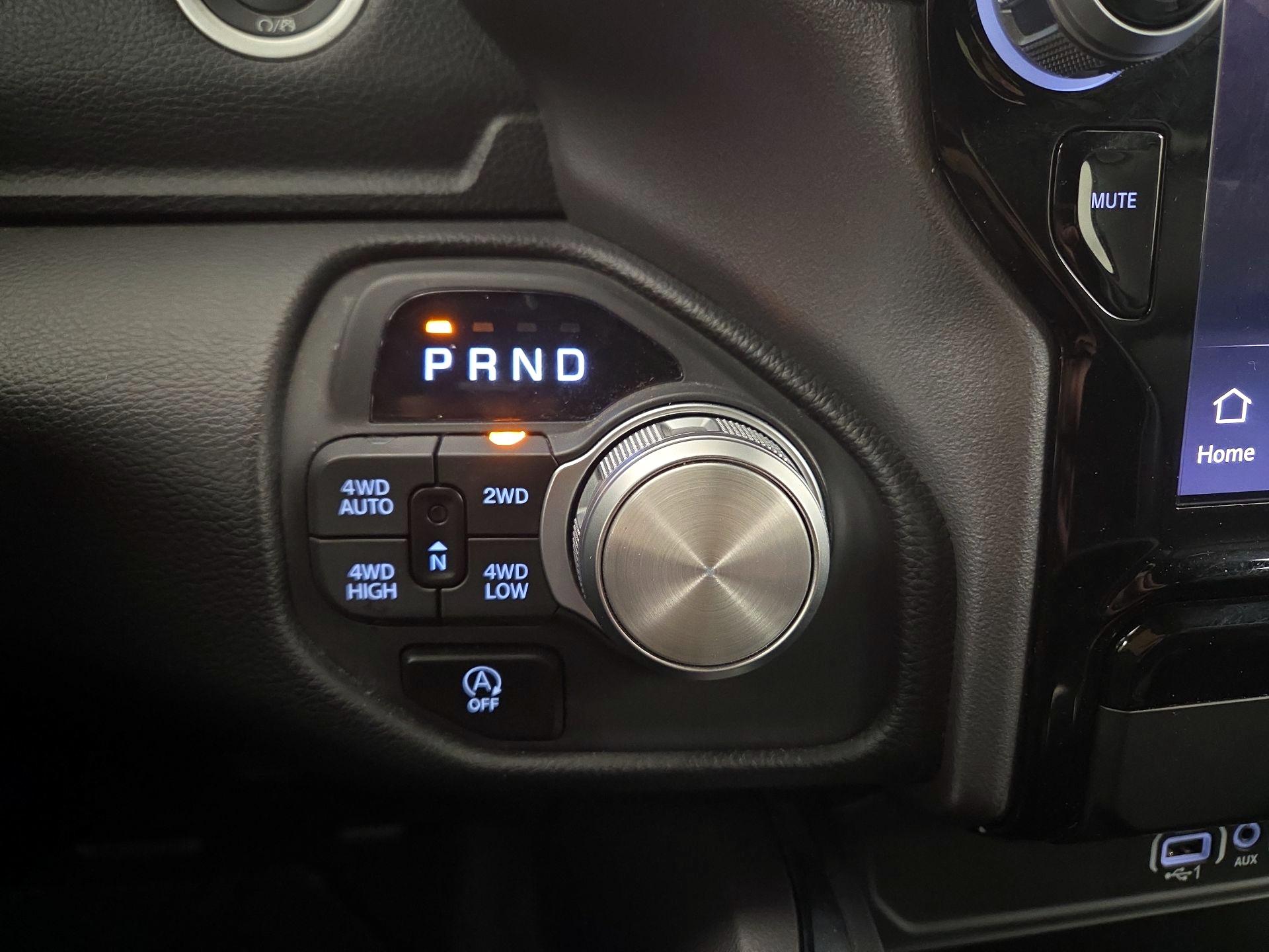 Thumbnail: 2025 RAM 1500 - 18