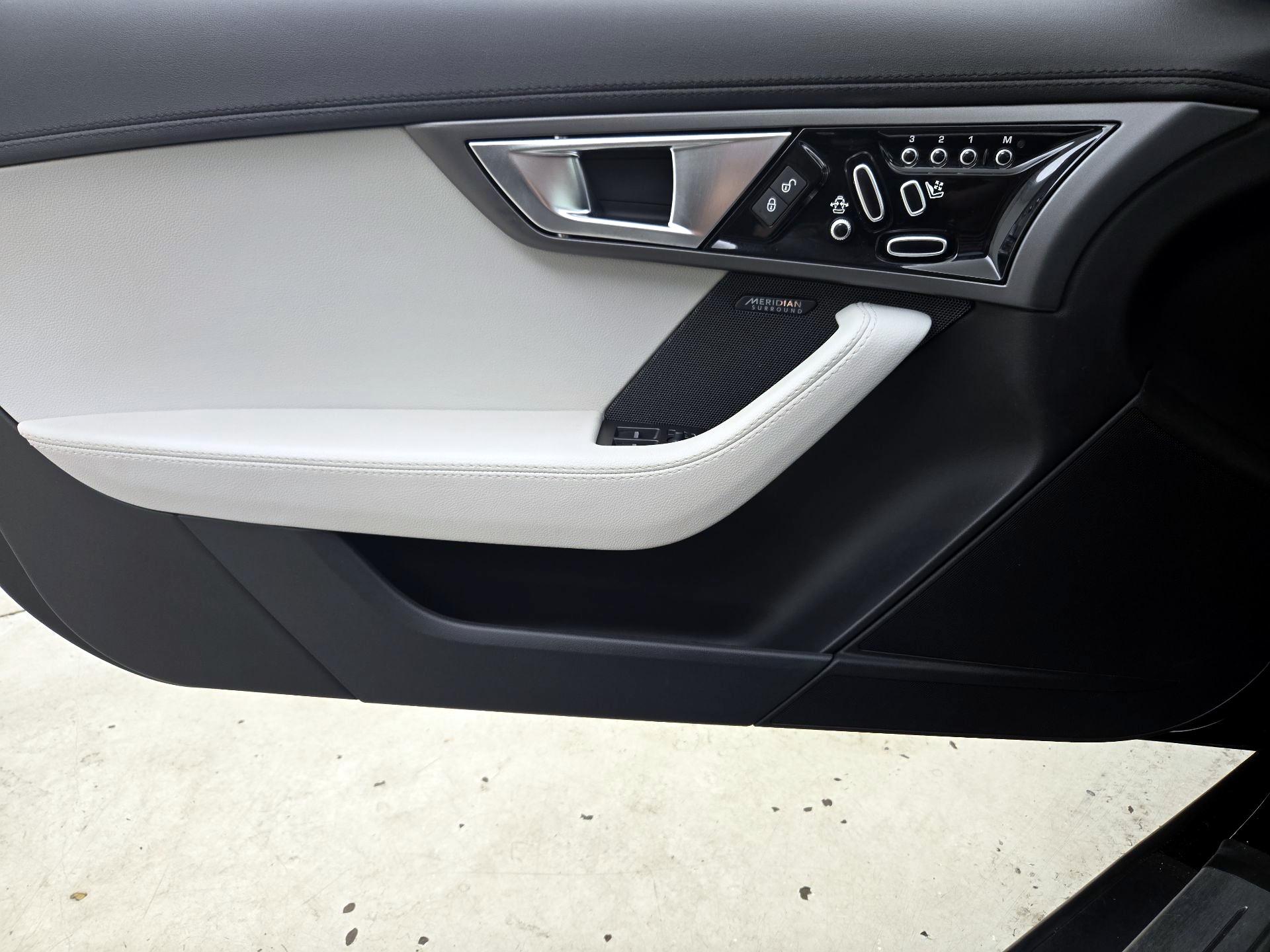Thumbnail: 2016 Jaguar F-Type - 12
