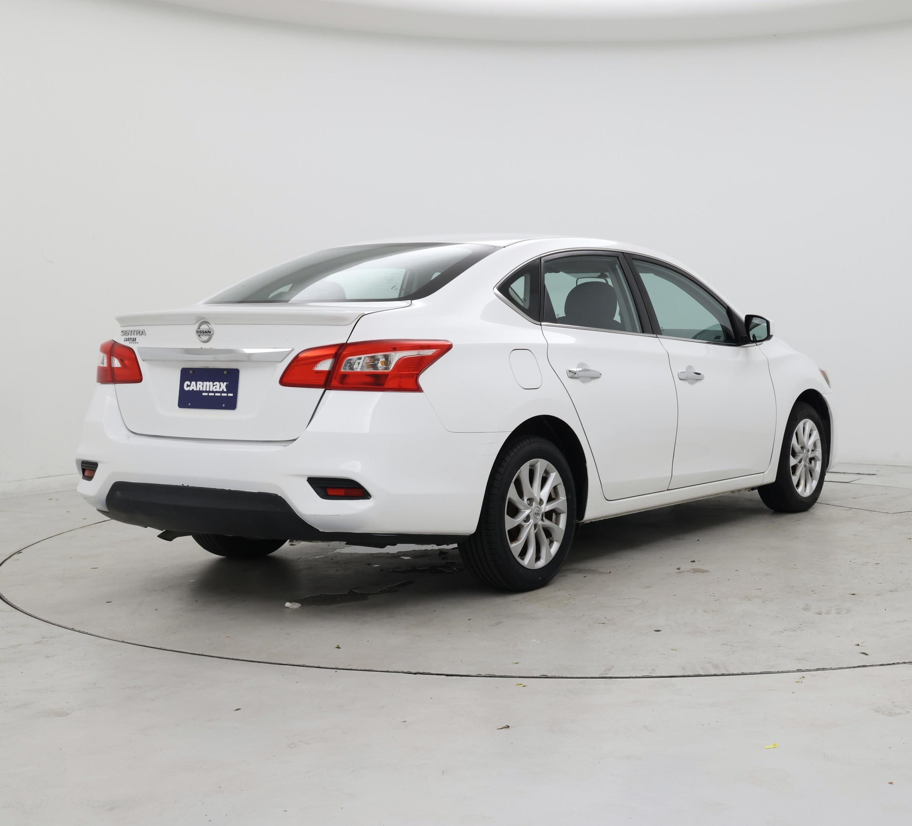 Thumbnail: 2017 Nissan Sentra - 8