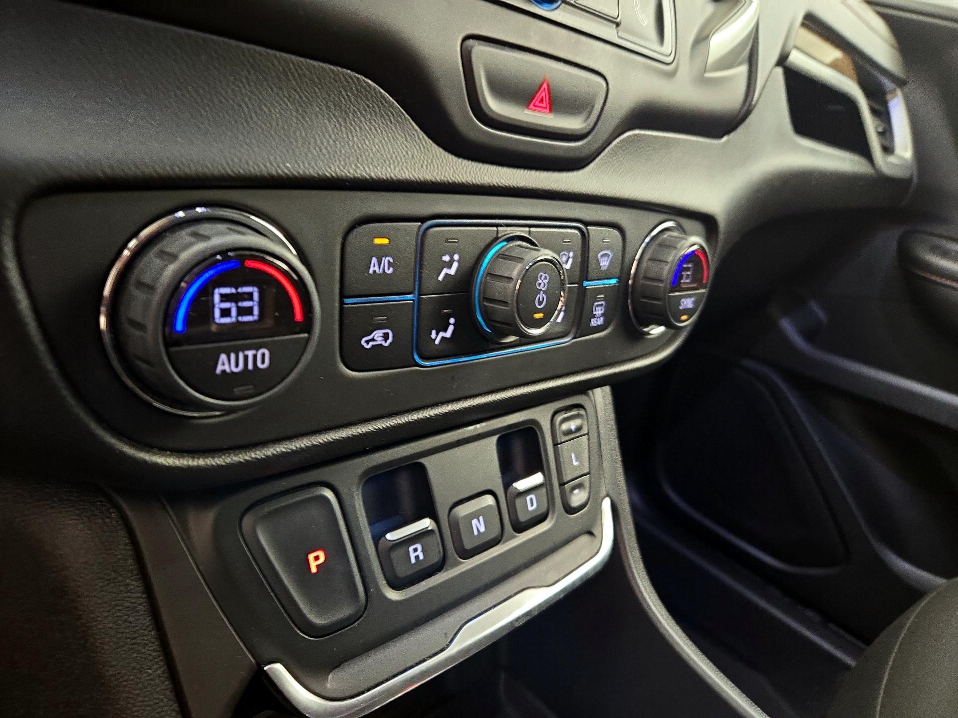 Thumbnail: 2020 GMC Terrain - 16