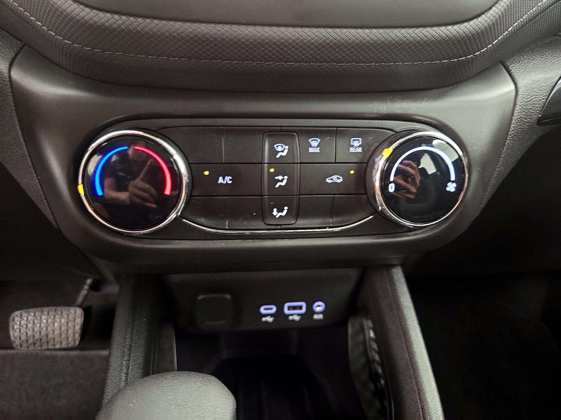 Thumbnail: 2023 Chevrolet TrailBlazer - 16