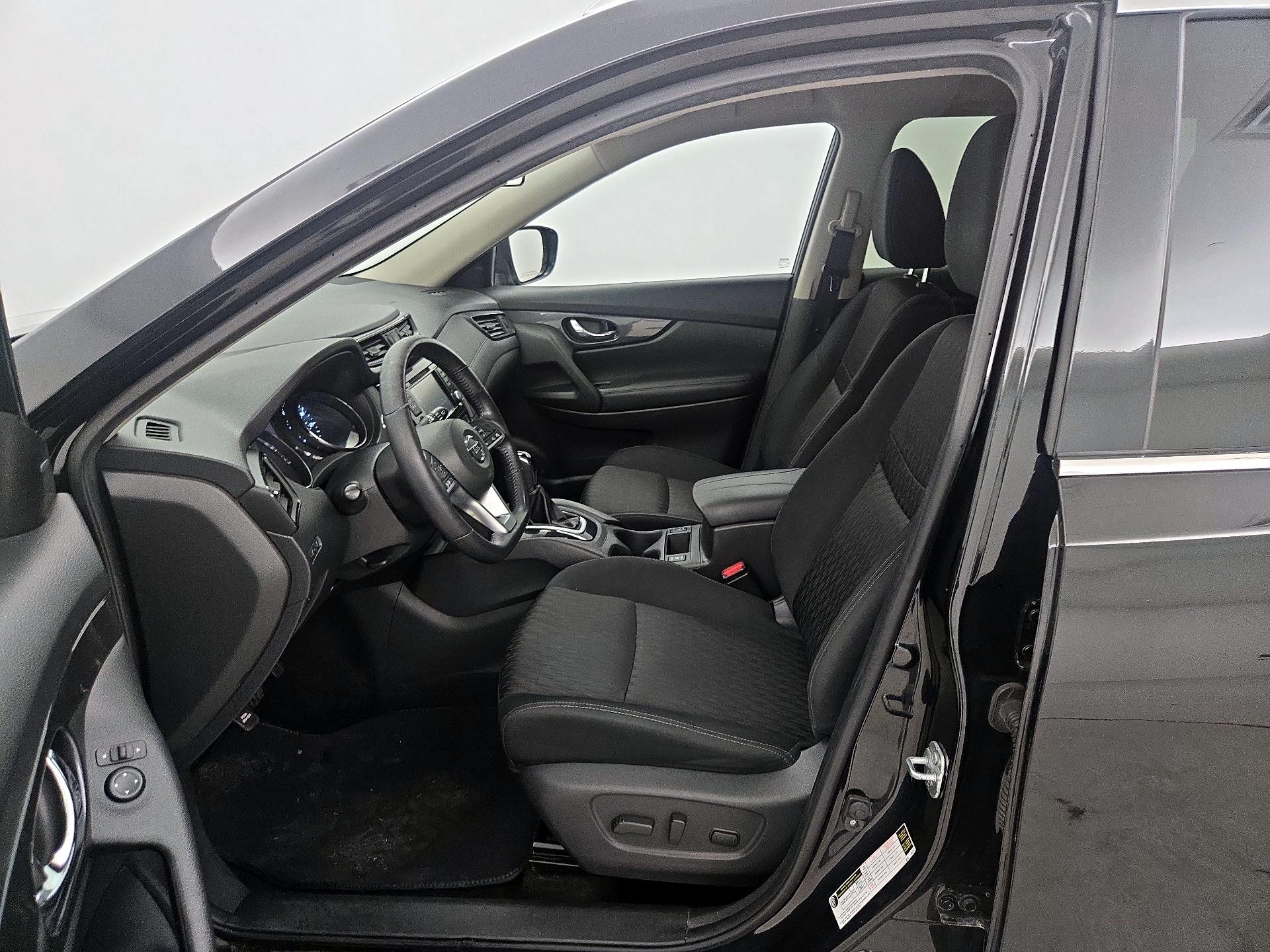 Thumbnail: 2018 Nissan Rogue - 11