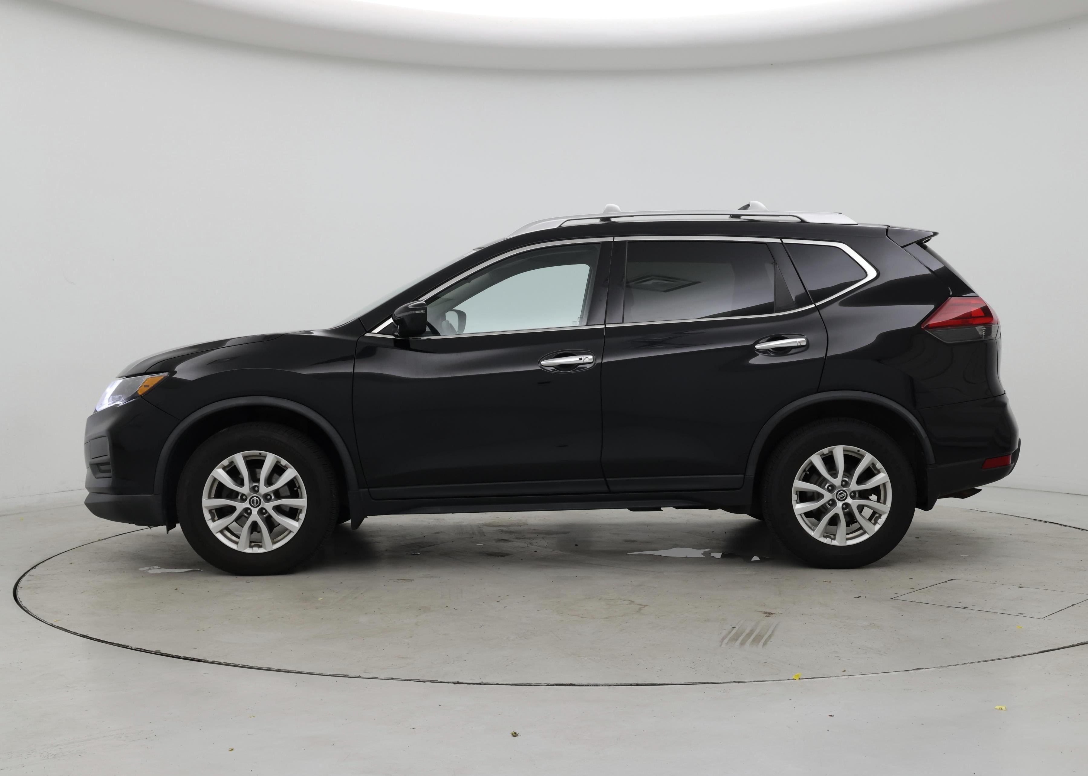 Thumbnail: 2018 Nissan Rogue - 3
