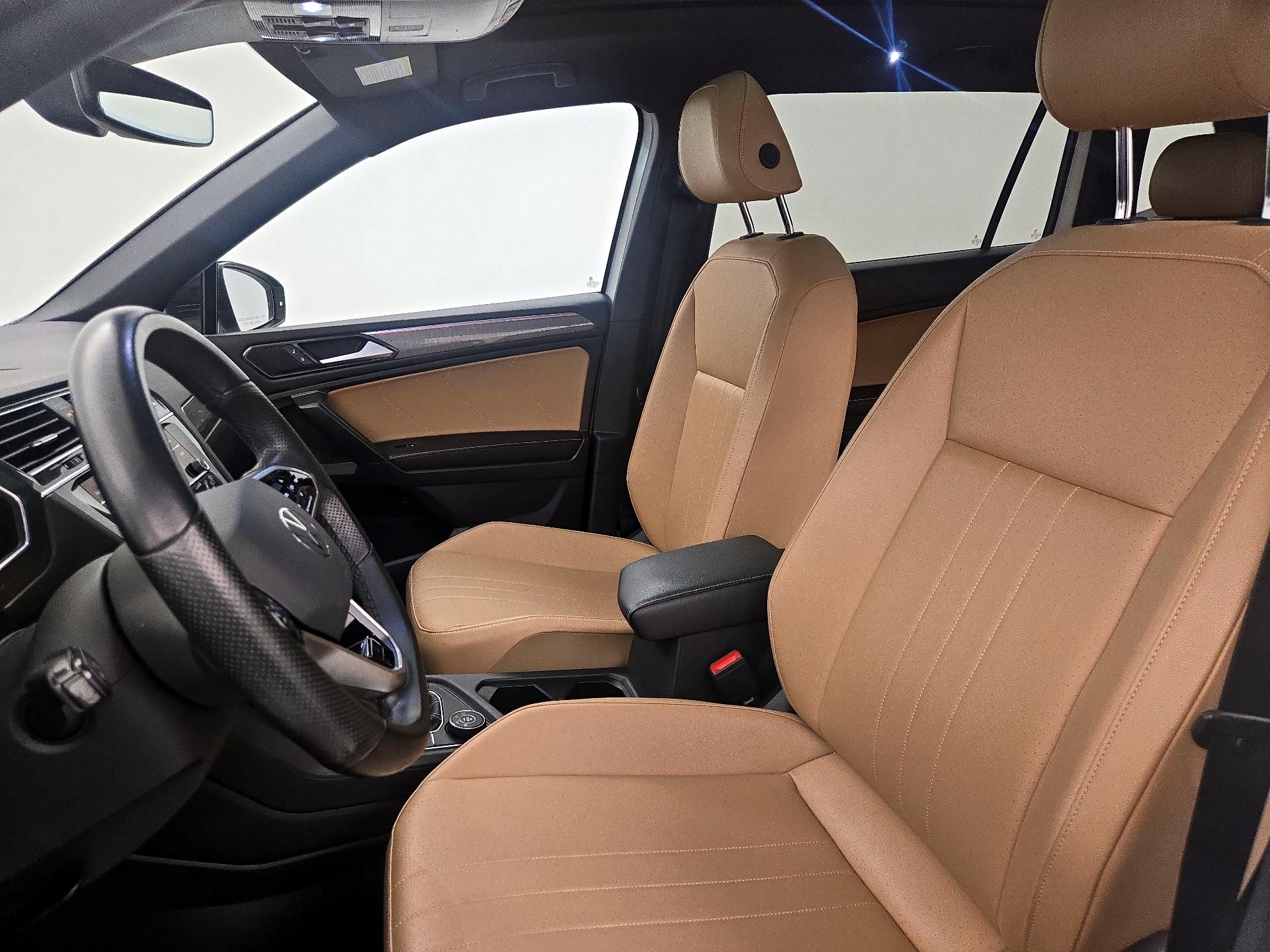Thumbnail: 2022 Volkswagen Tiguan - 11
