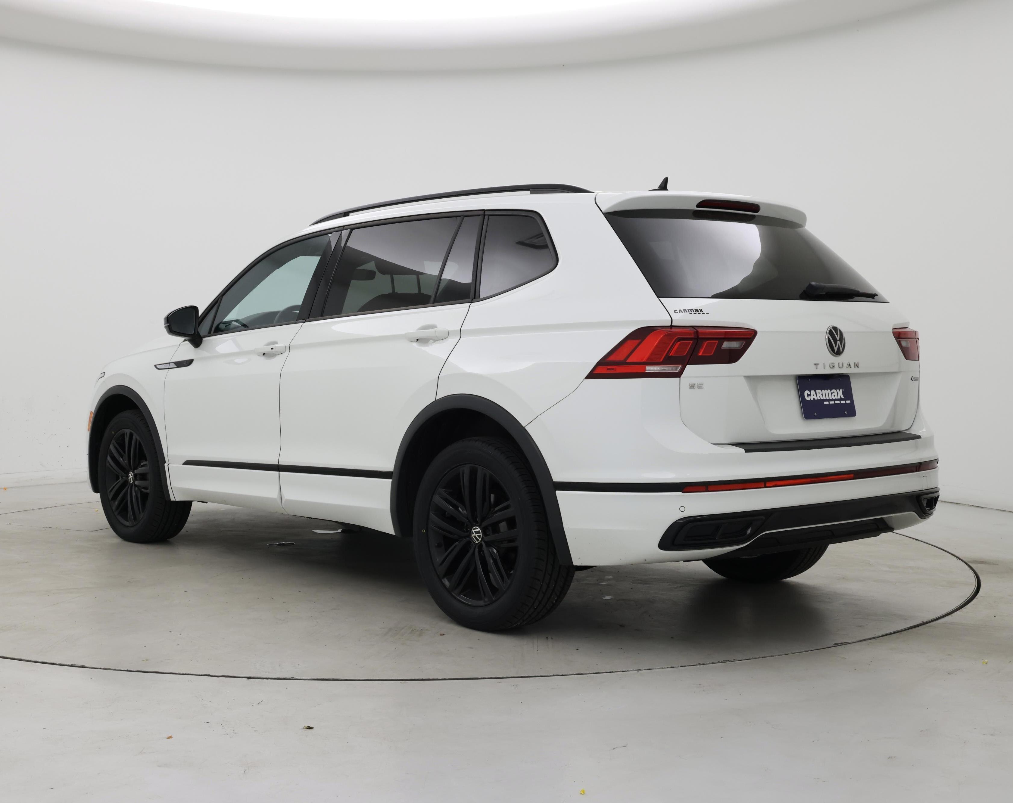 Thumbnail: 2022 Volkswagen Tiguan - 2