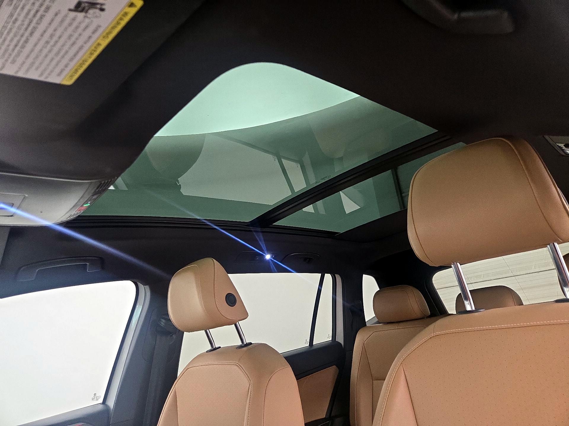 Thumbnail: 2022 Volkswagen Tiguan - 19